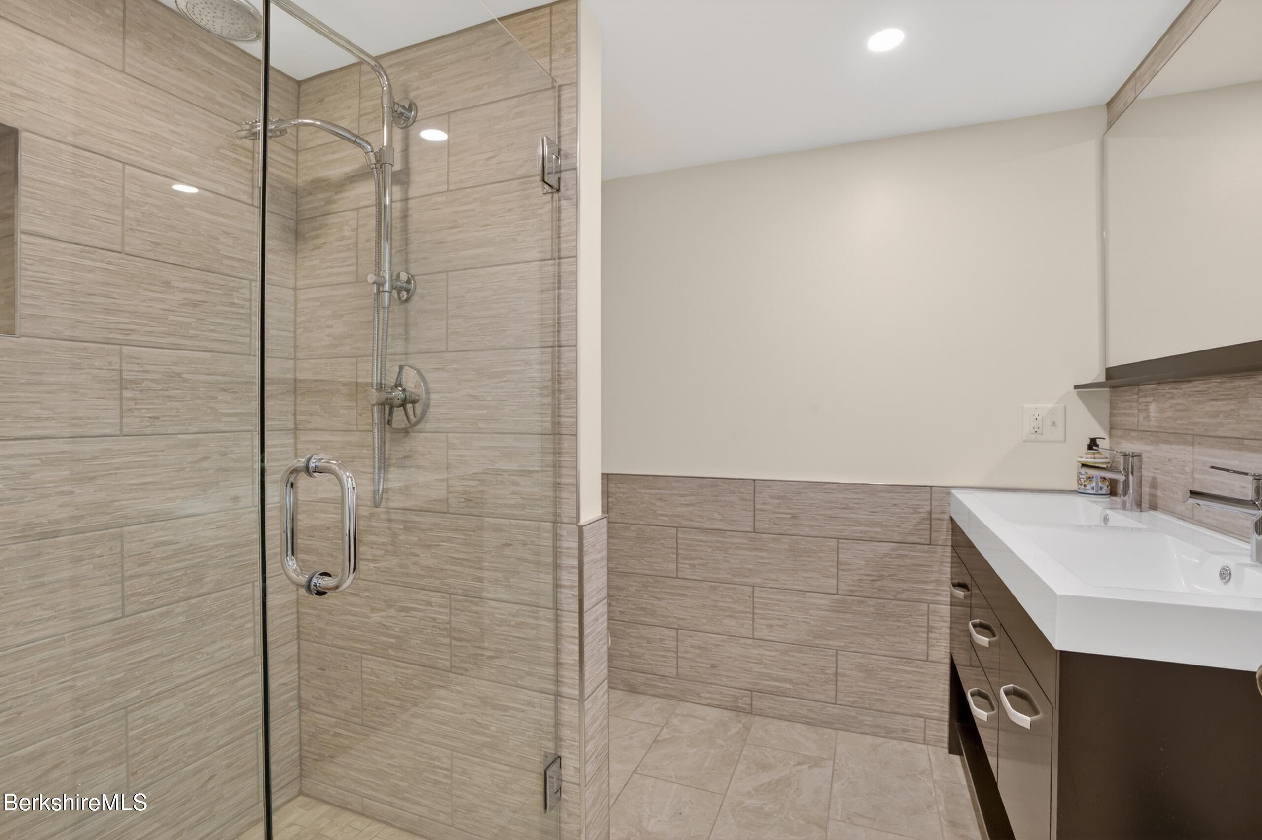 3 A Coldbrooke Dr