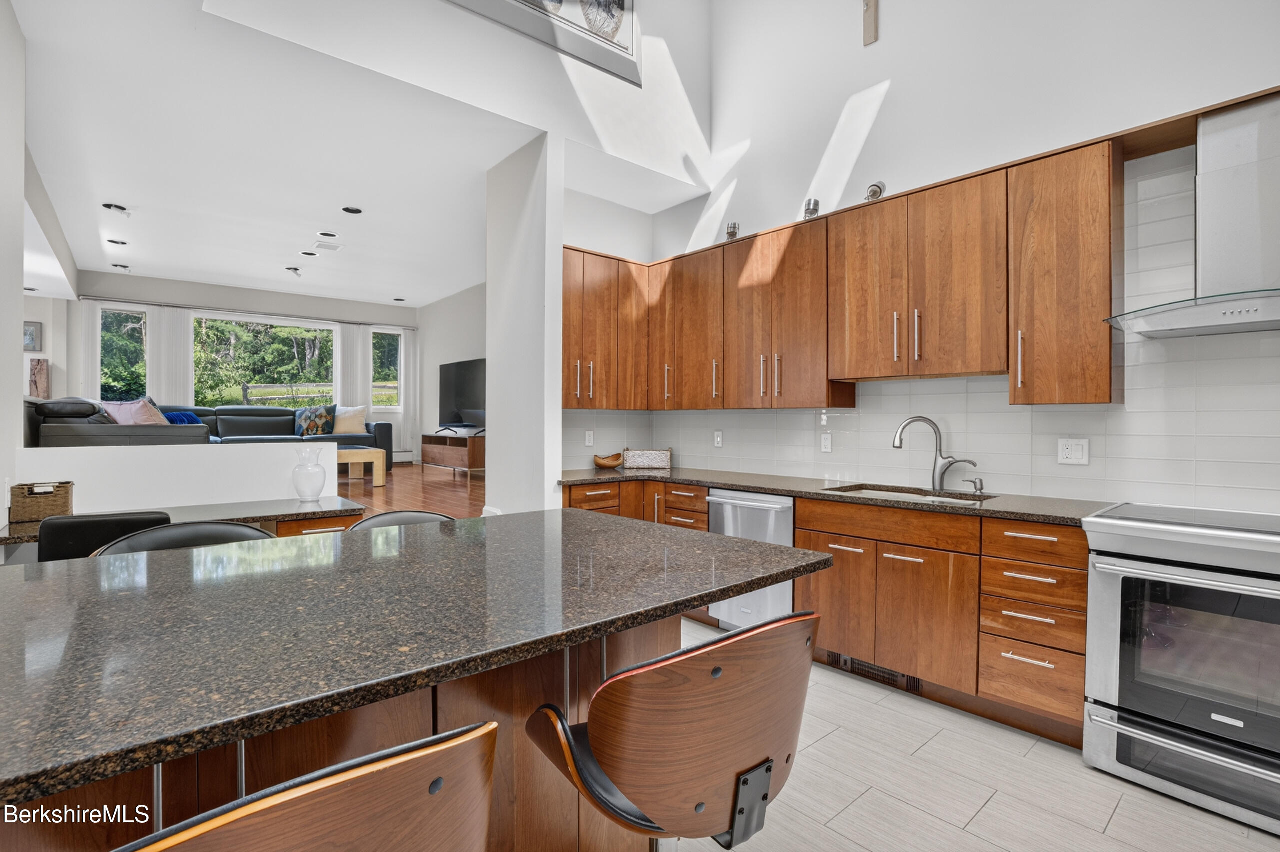 3 A Coldbrooke Dr