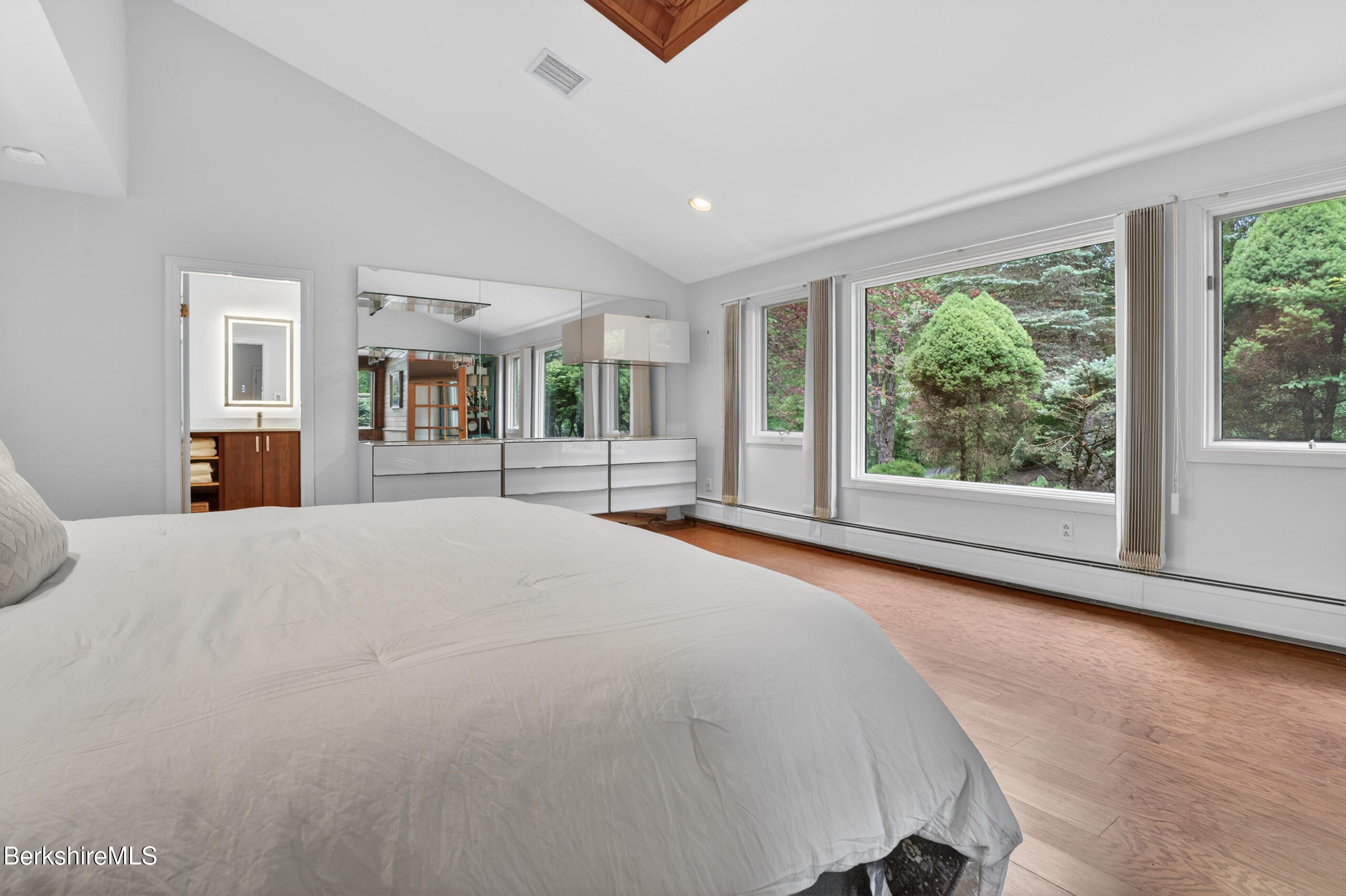 3 A Coldbrooke Dr
