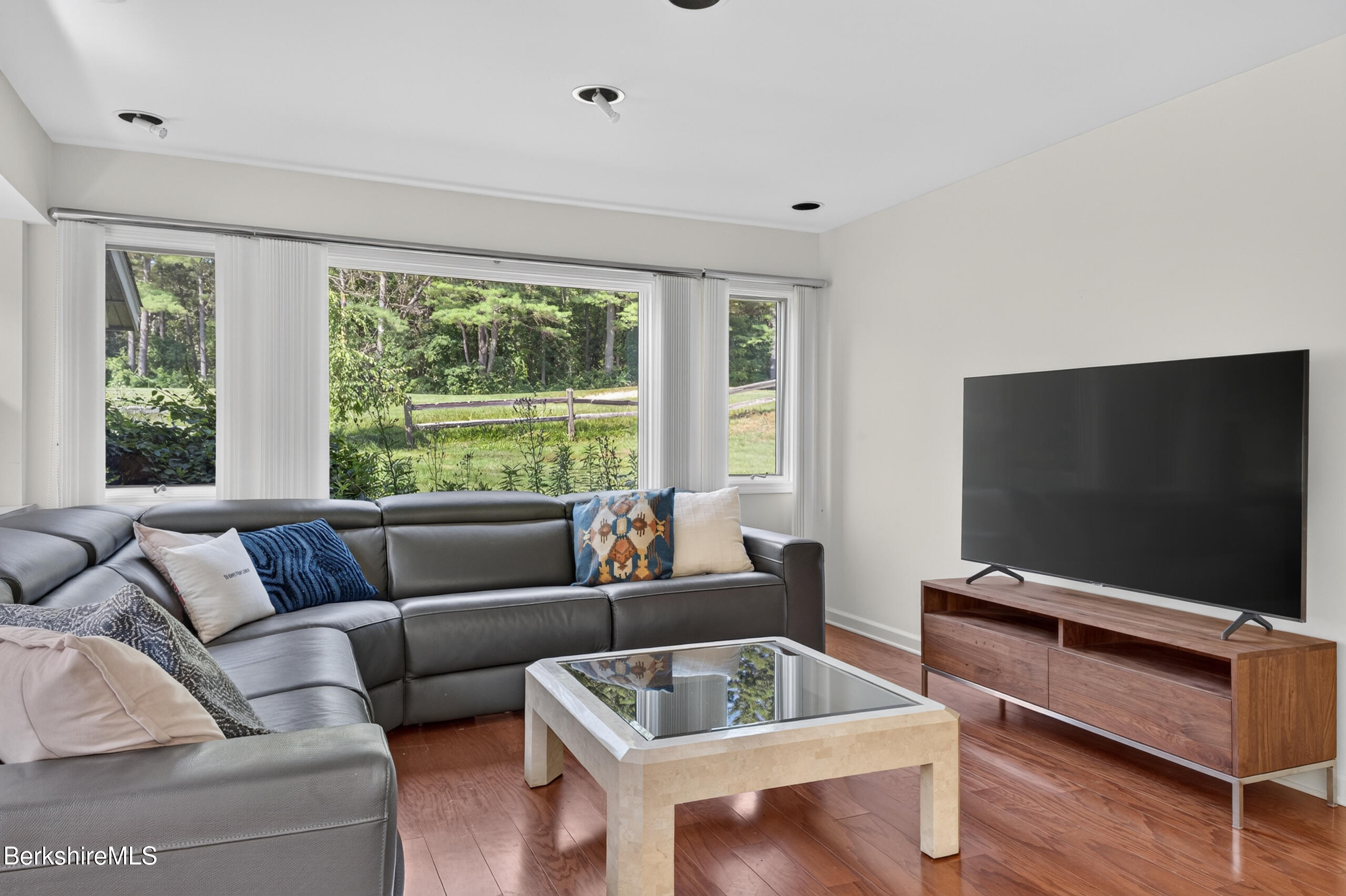 3 A Coldbrooke Dr