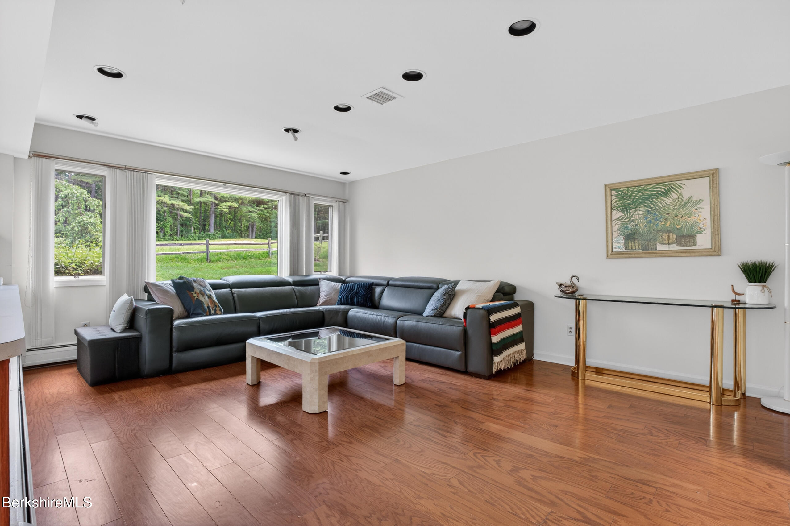 3 A Coldbrooke Dr
