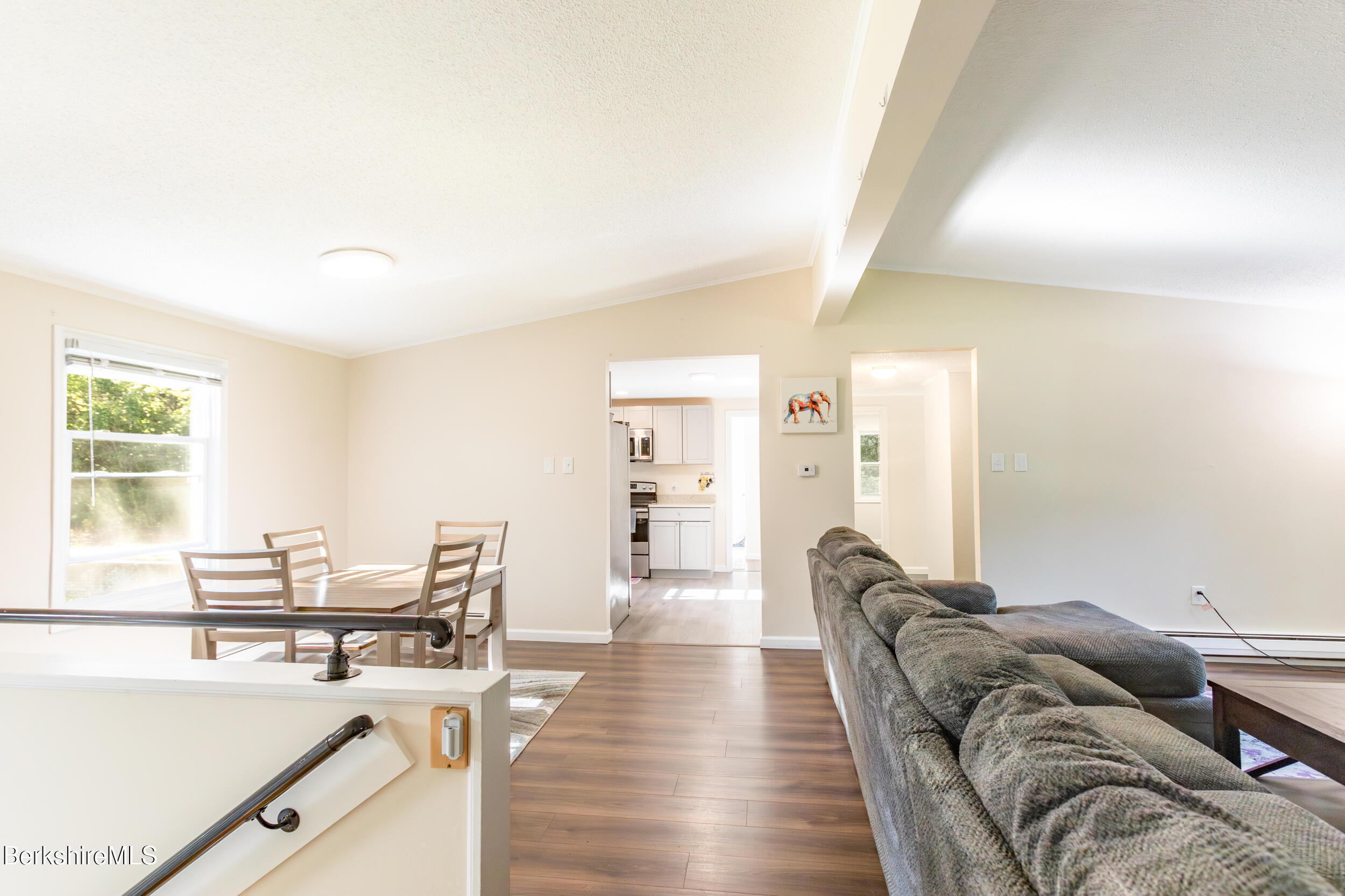 40 Curran Rd