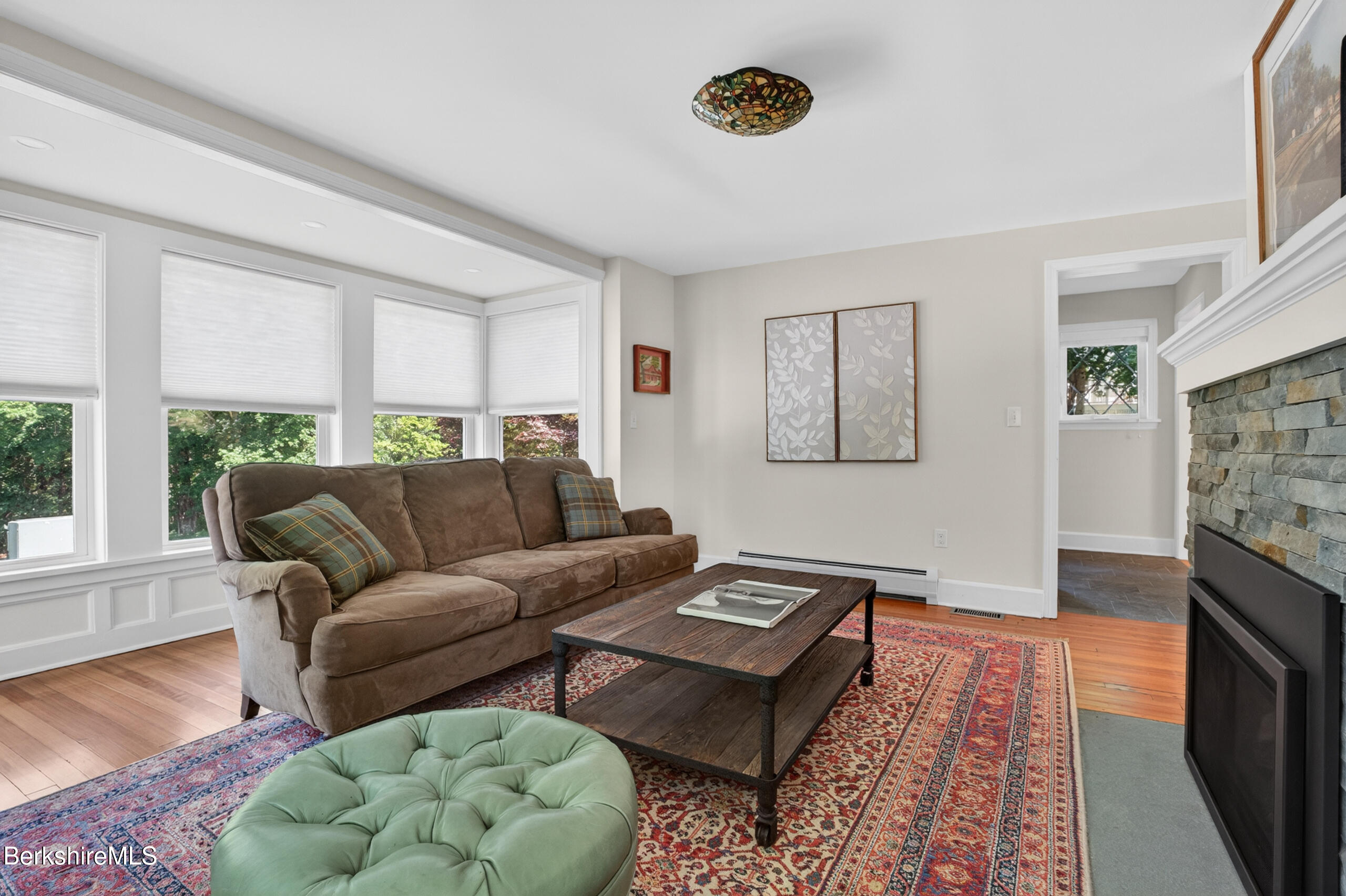 850 Summer St m14