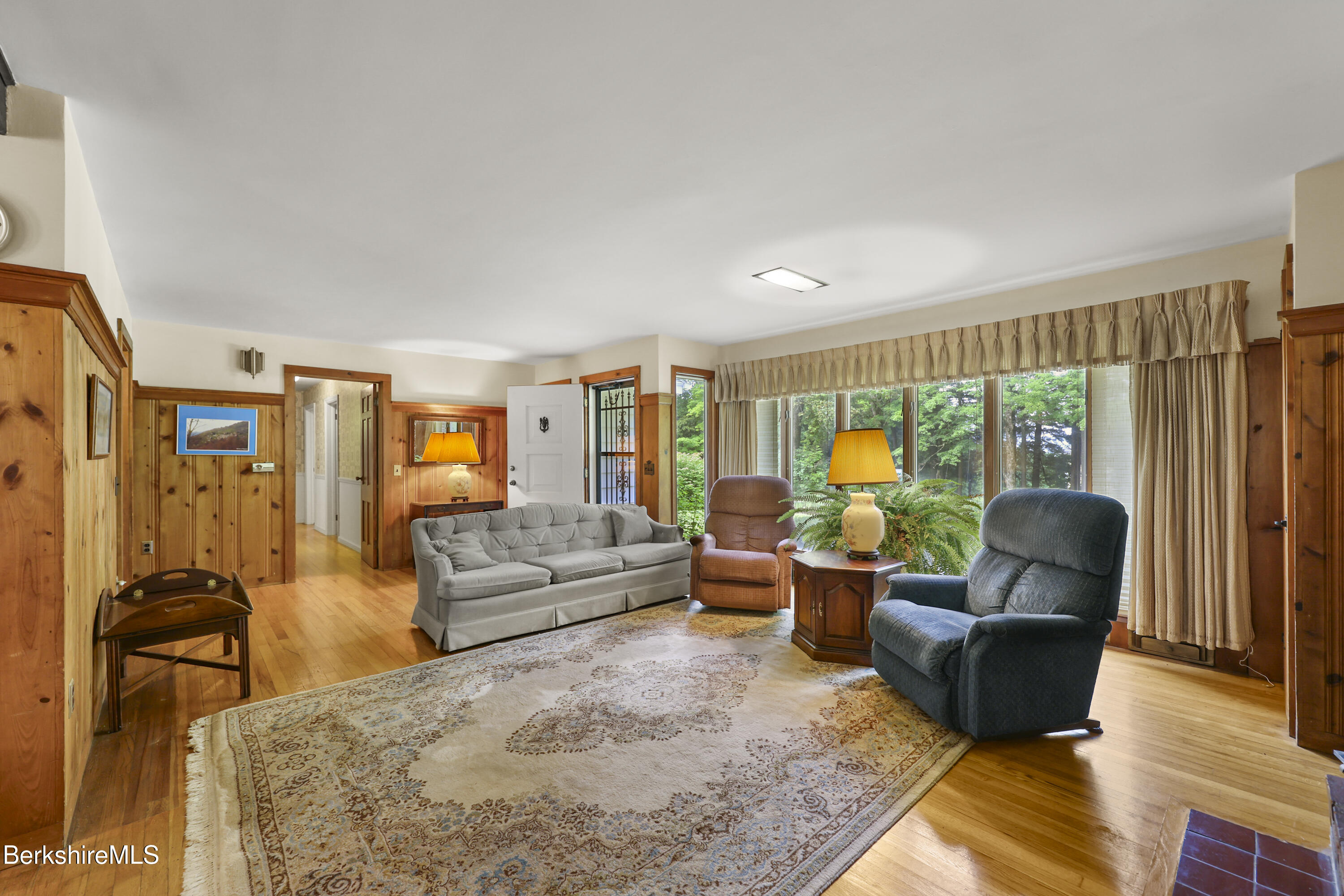 19 Kemble St