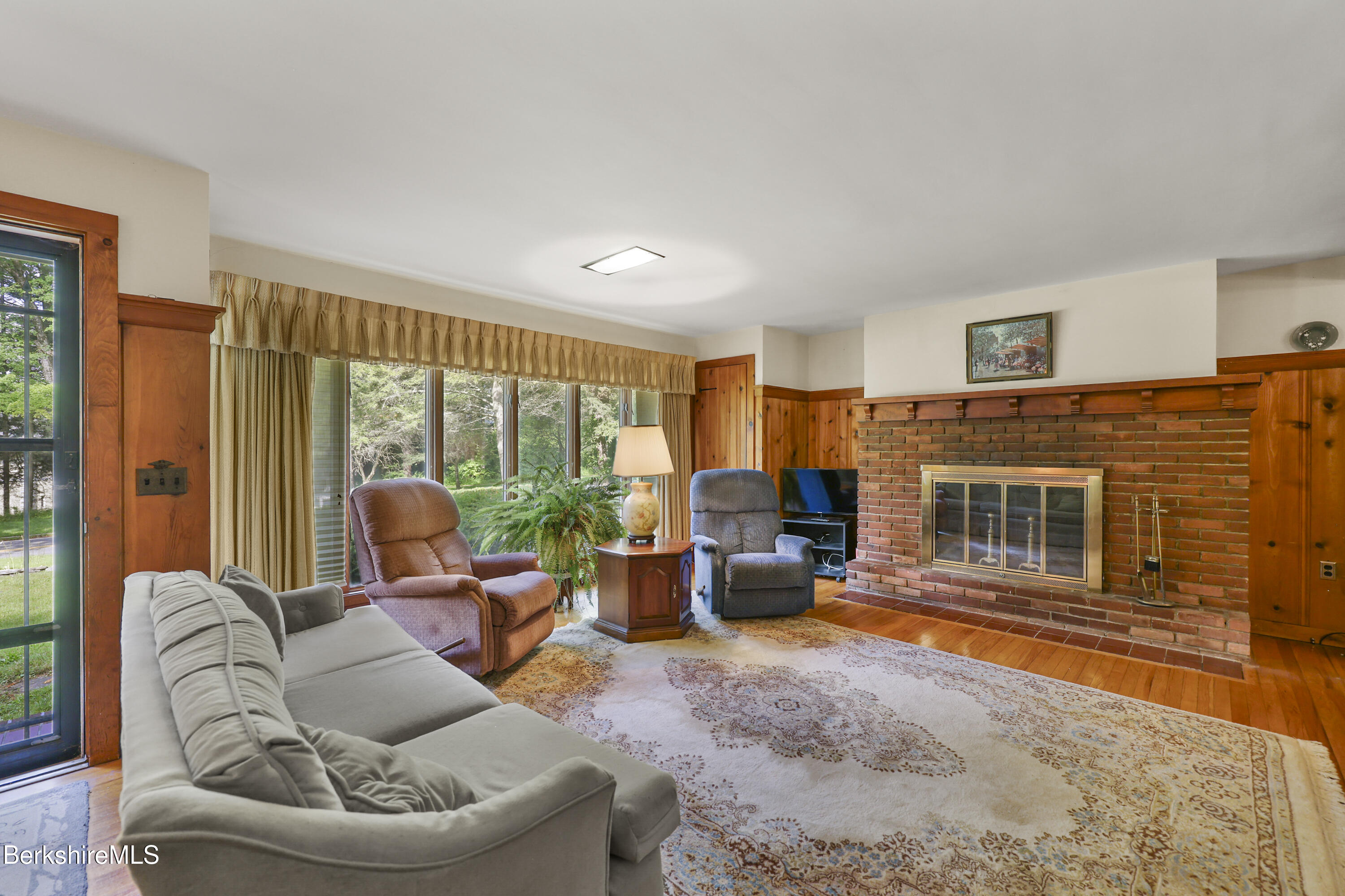 19 Kemble St