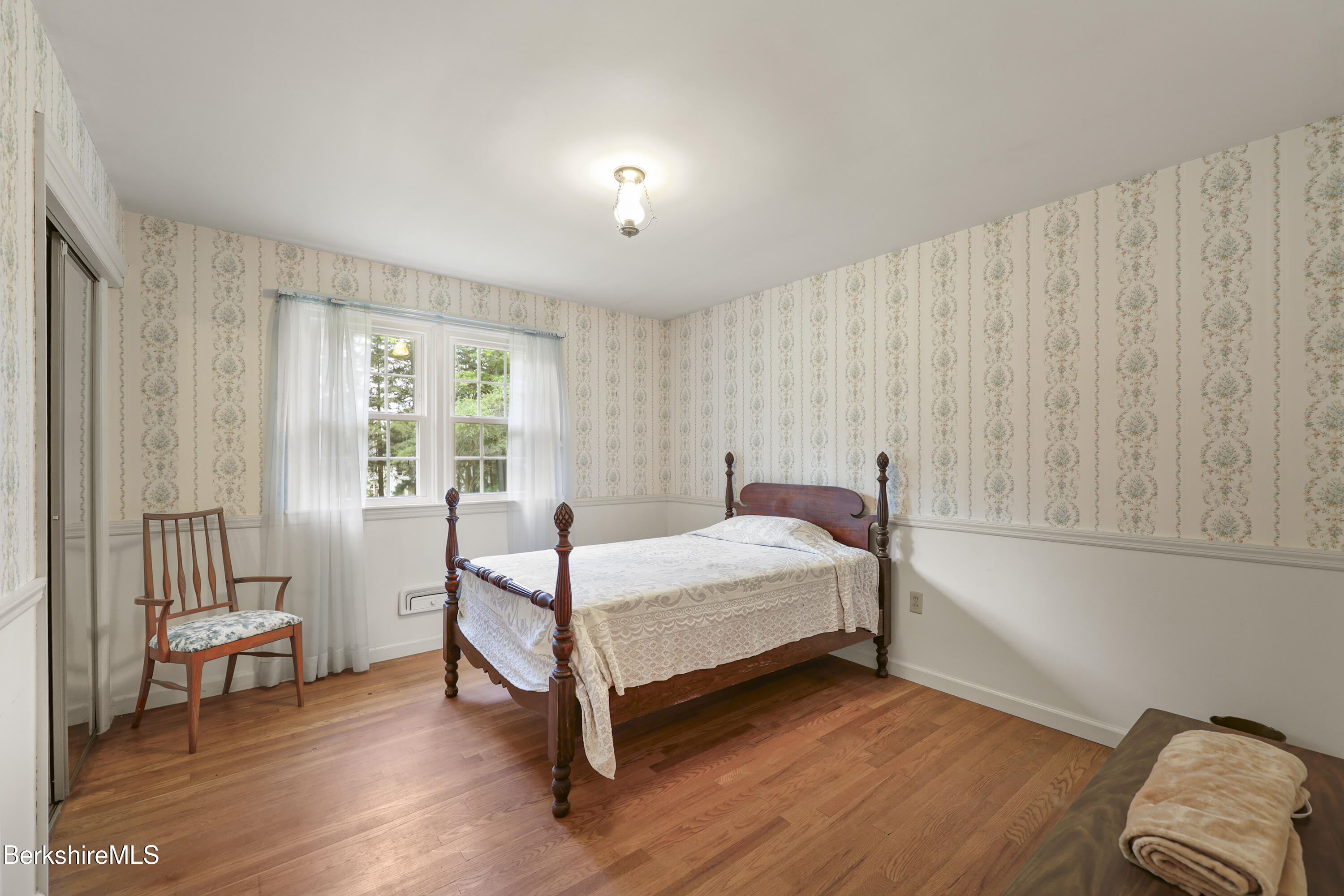 19 Kemble St