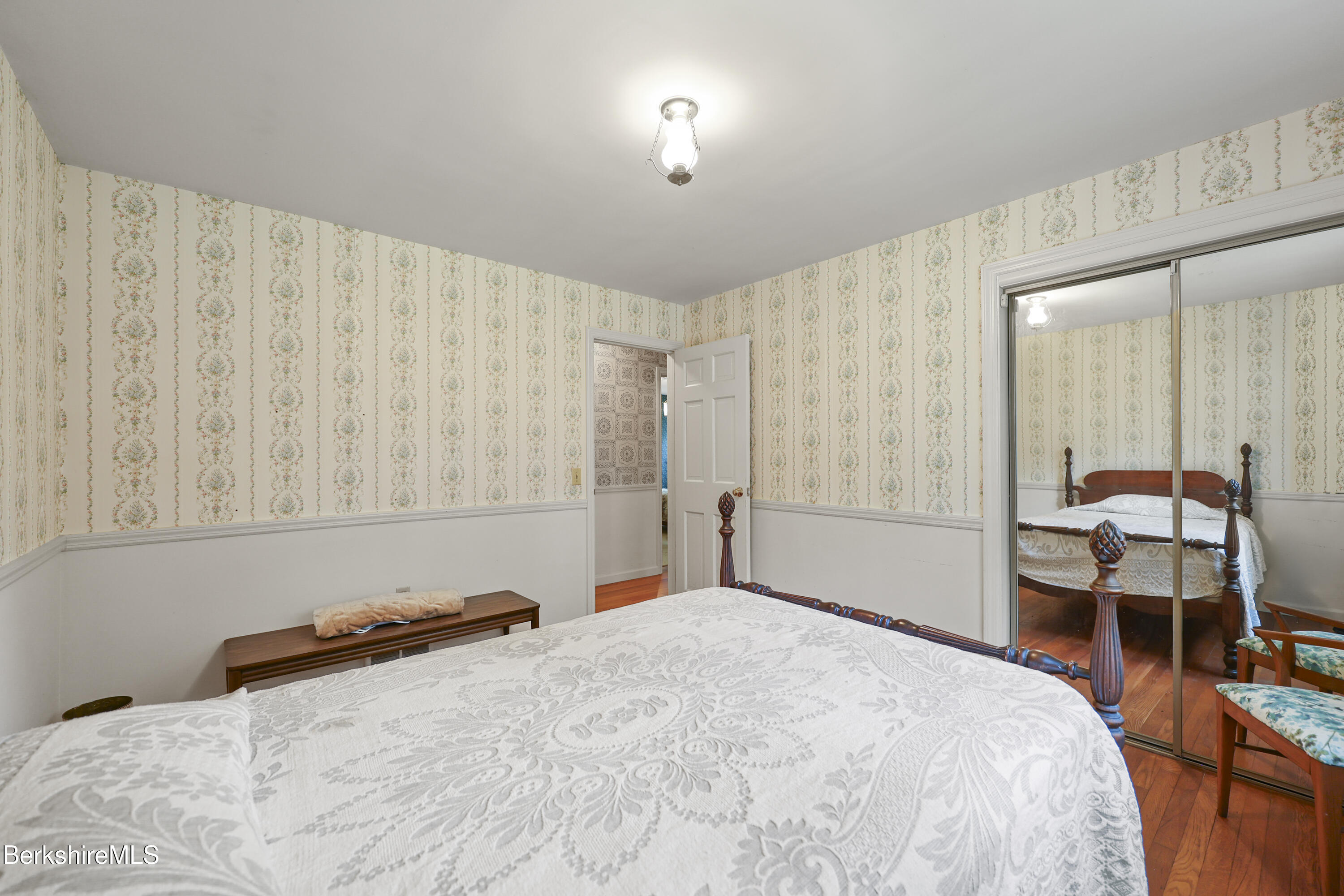 19 Kemble St