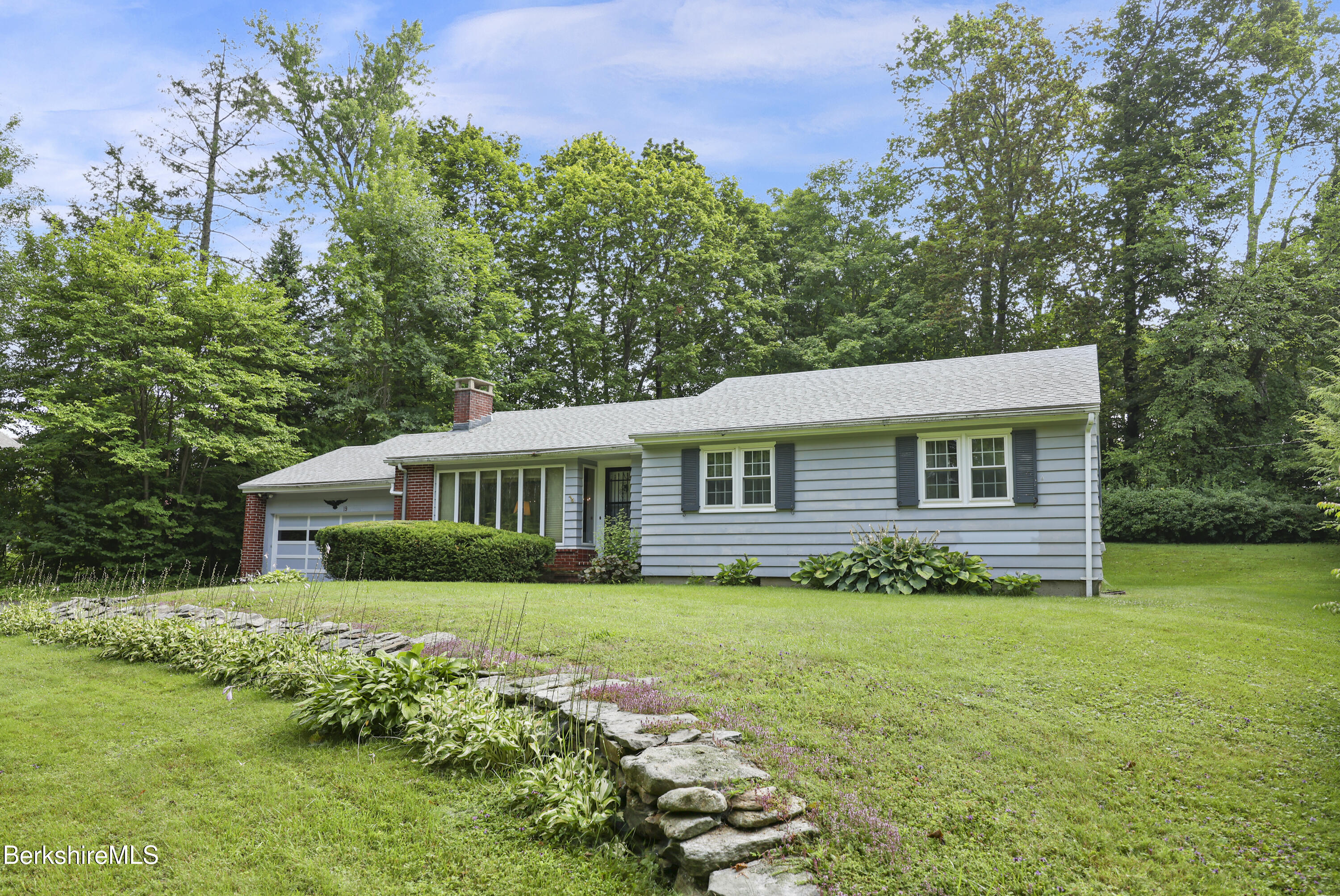19 Kemble St