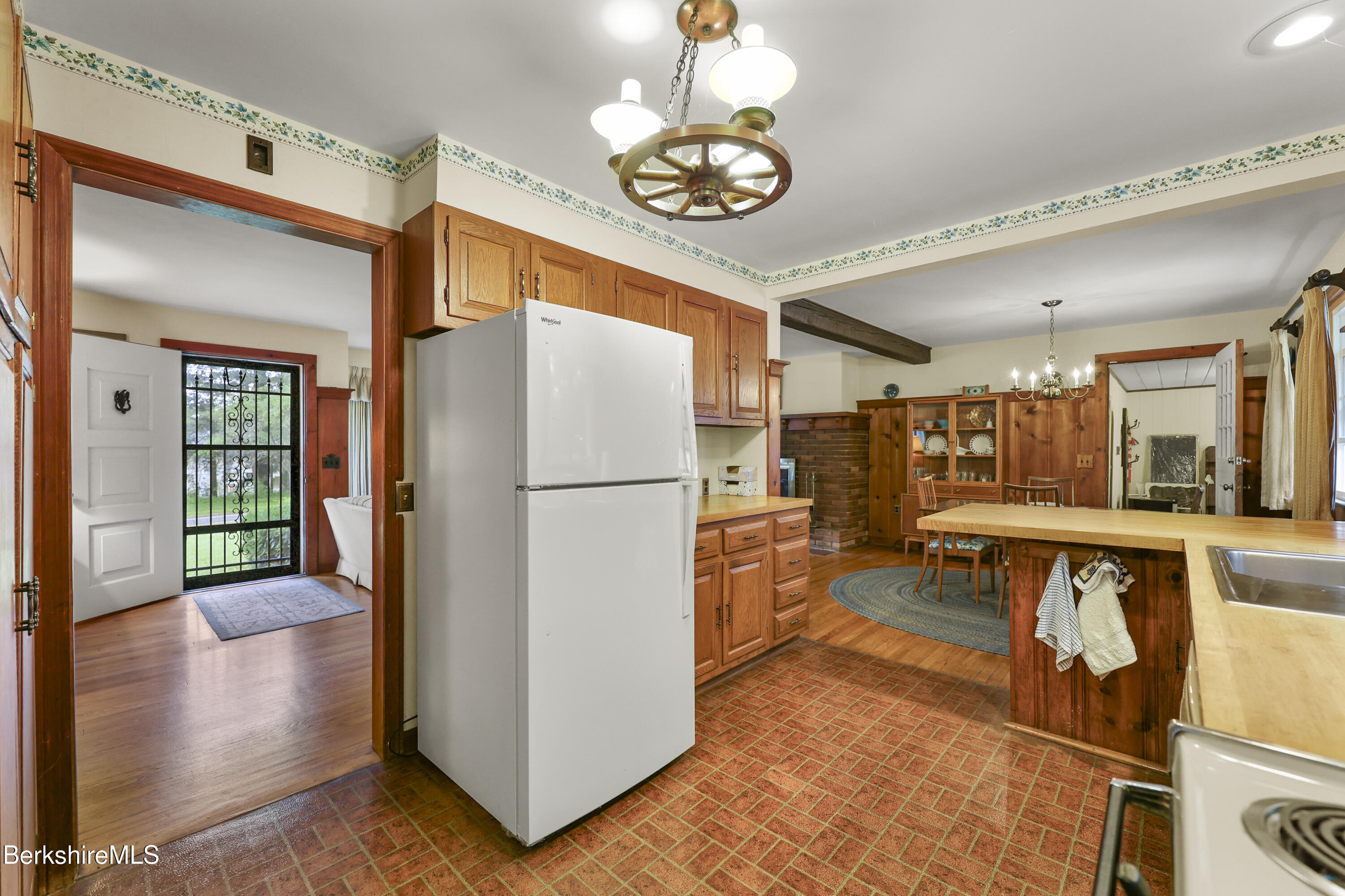 19 Kemble St