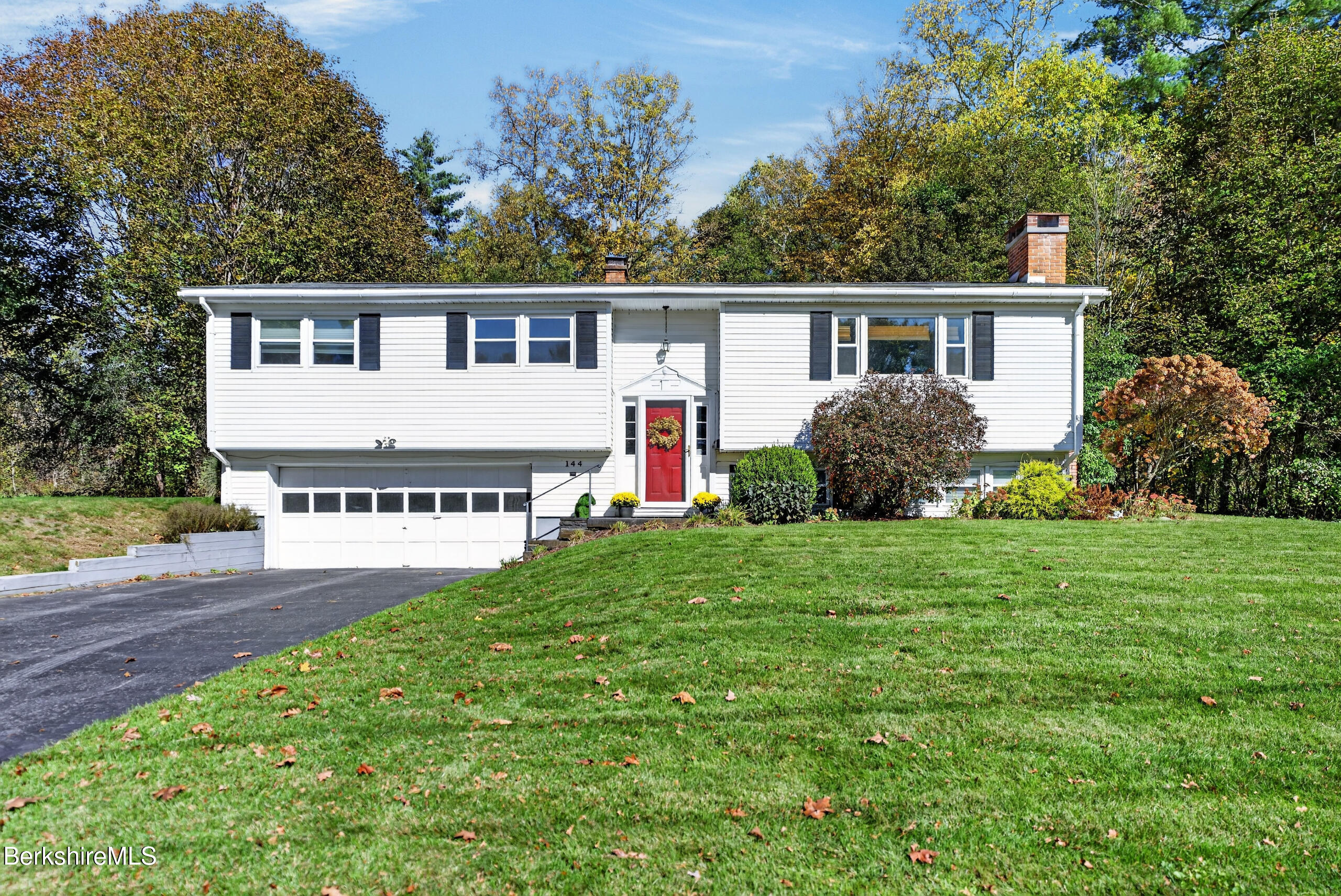 144 Lindley Ter Williamstown MA