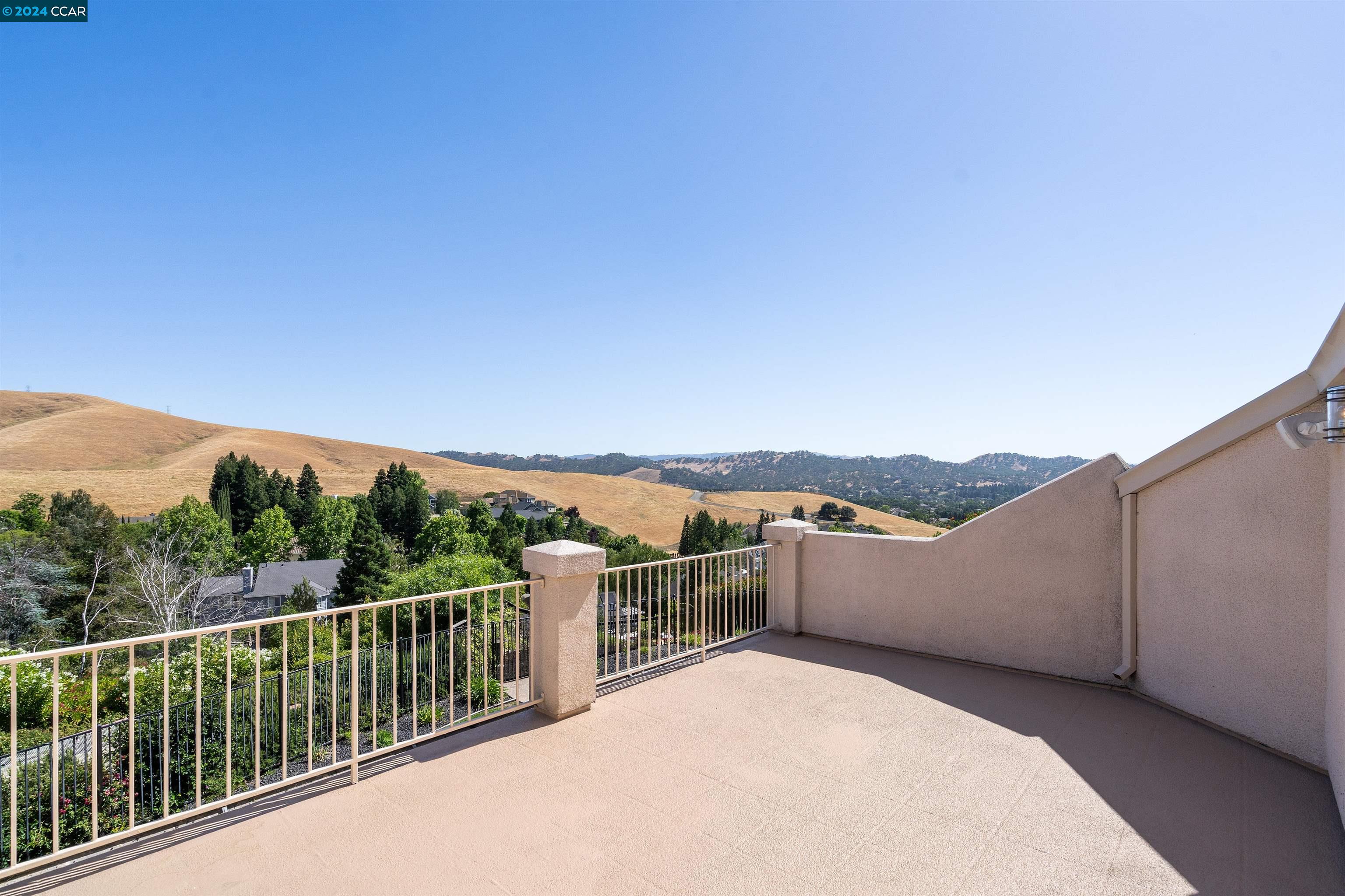 472 Silver Hollow Dr