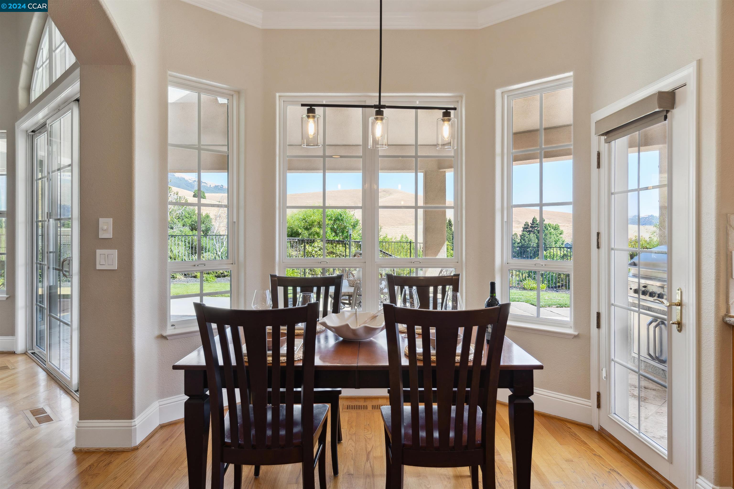 472 Silver Hollow Dr