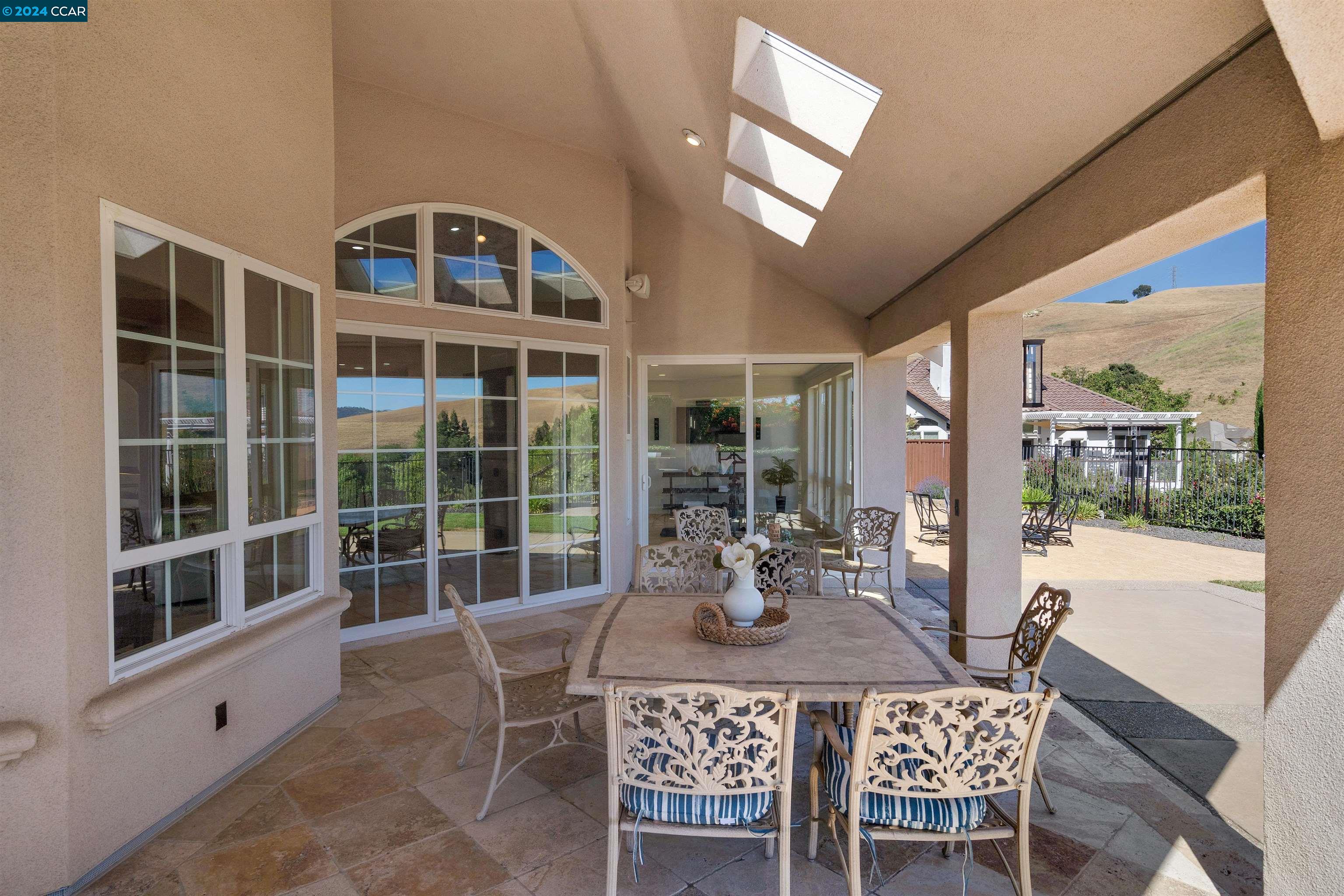 472 Silver Hollow Dr