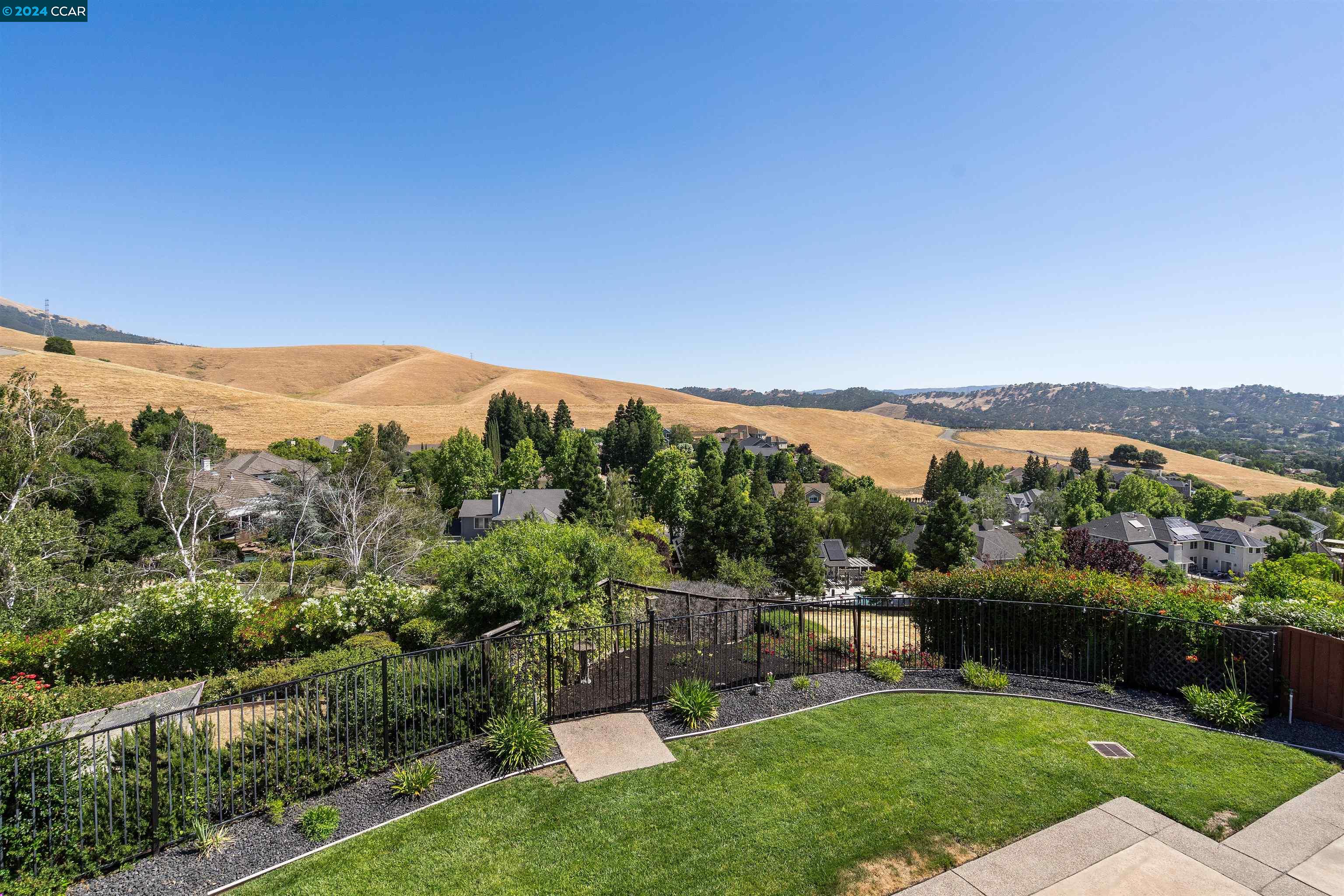 472 Silver Hollow Dr