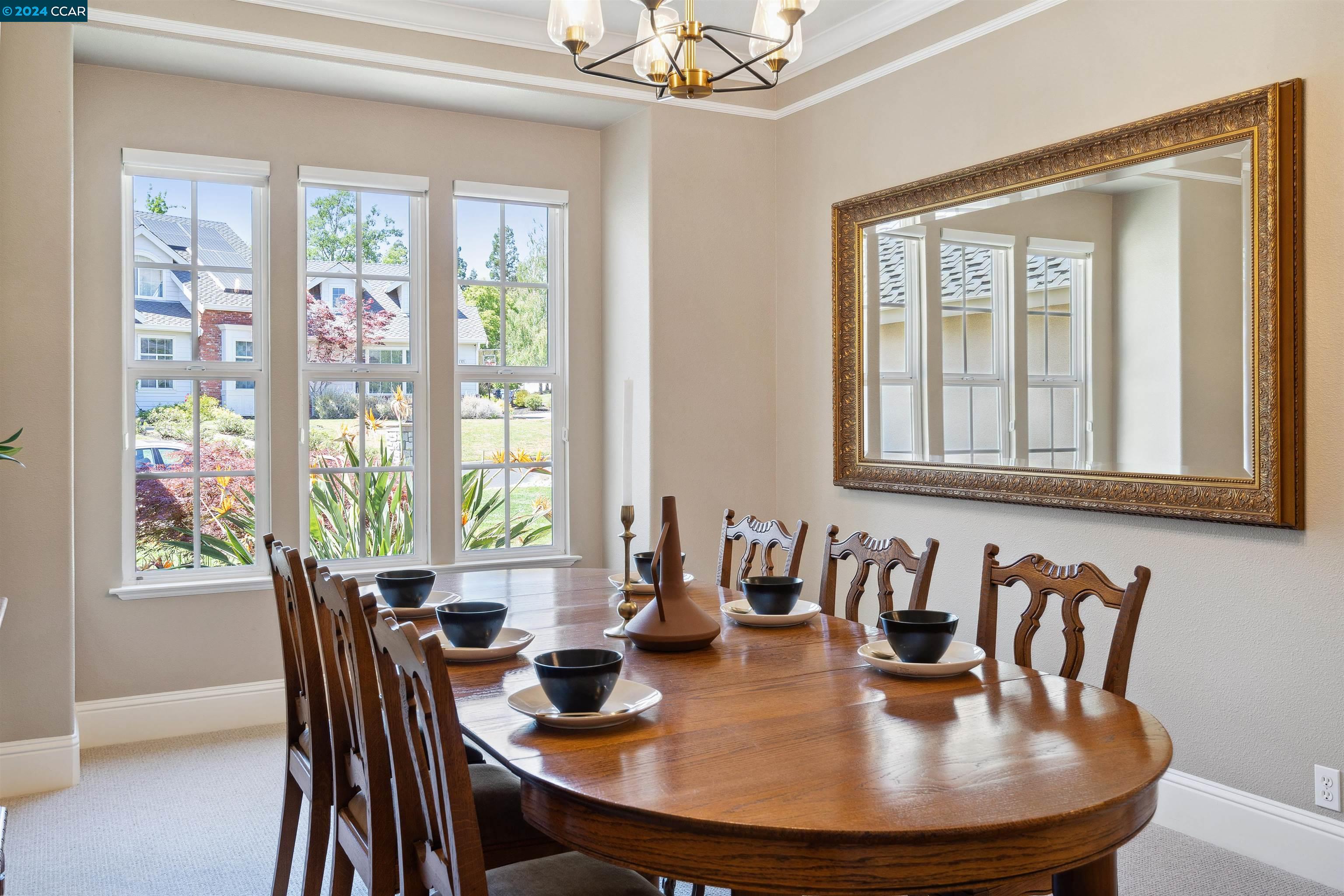 472 Silver Hollow Dr