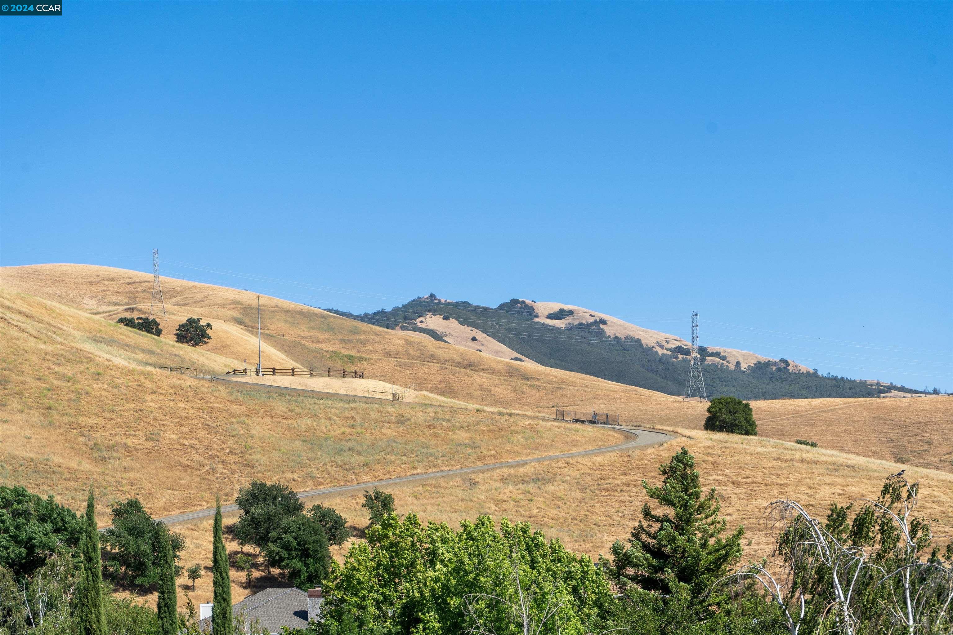 472 Silver Hollow Dr