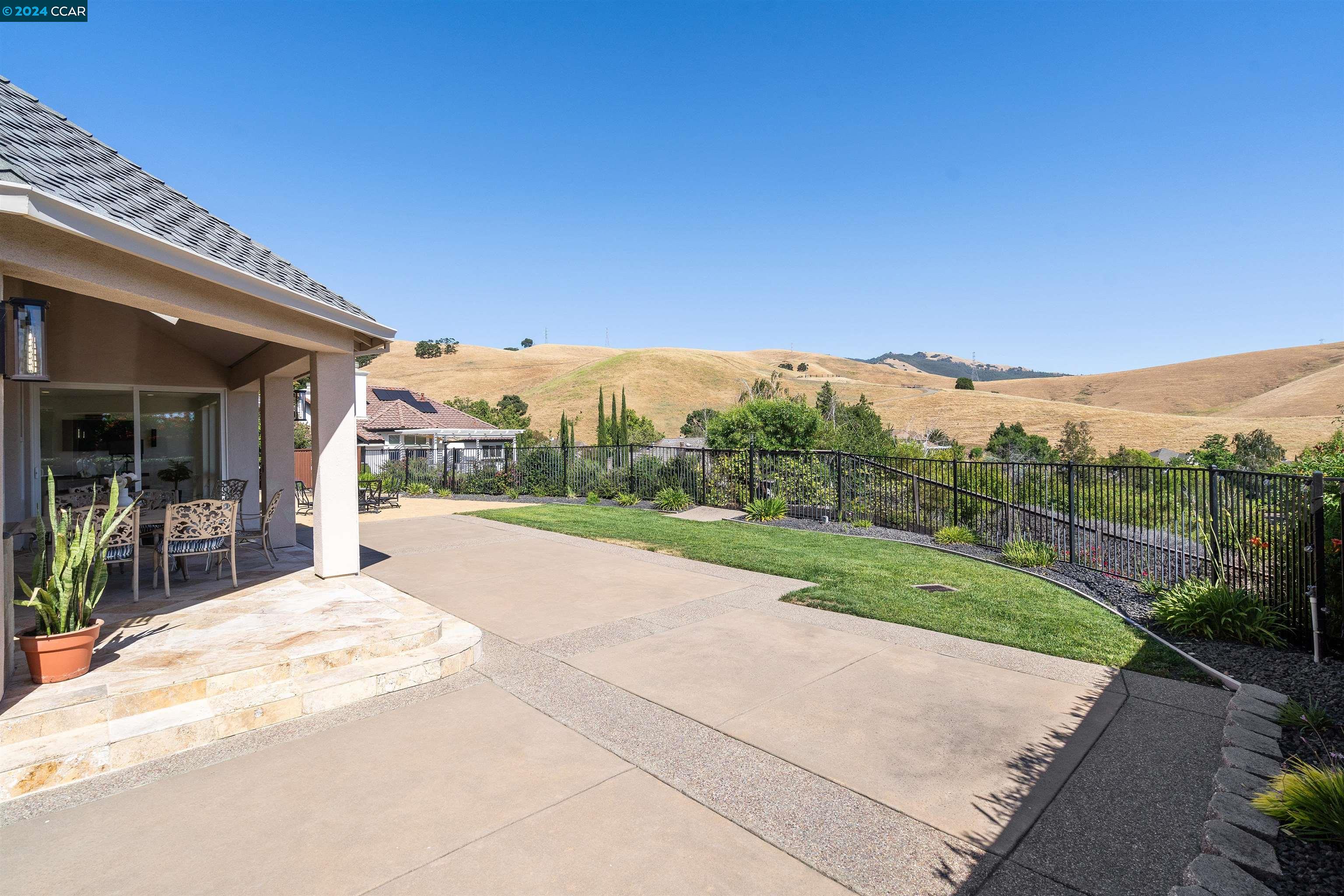 472 Silver Hollow Dr