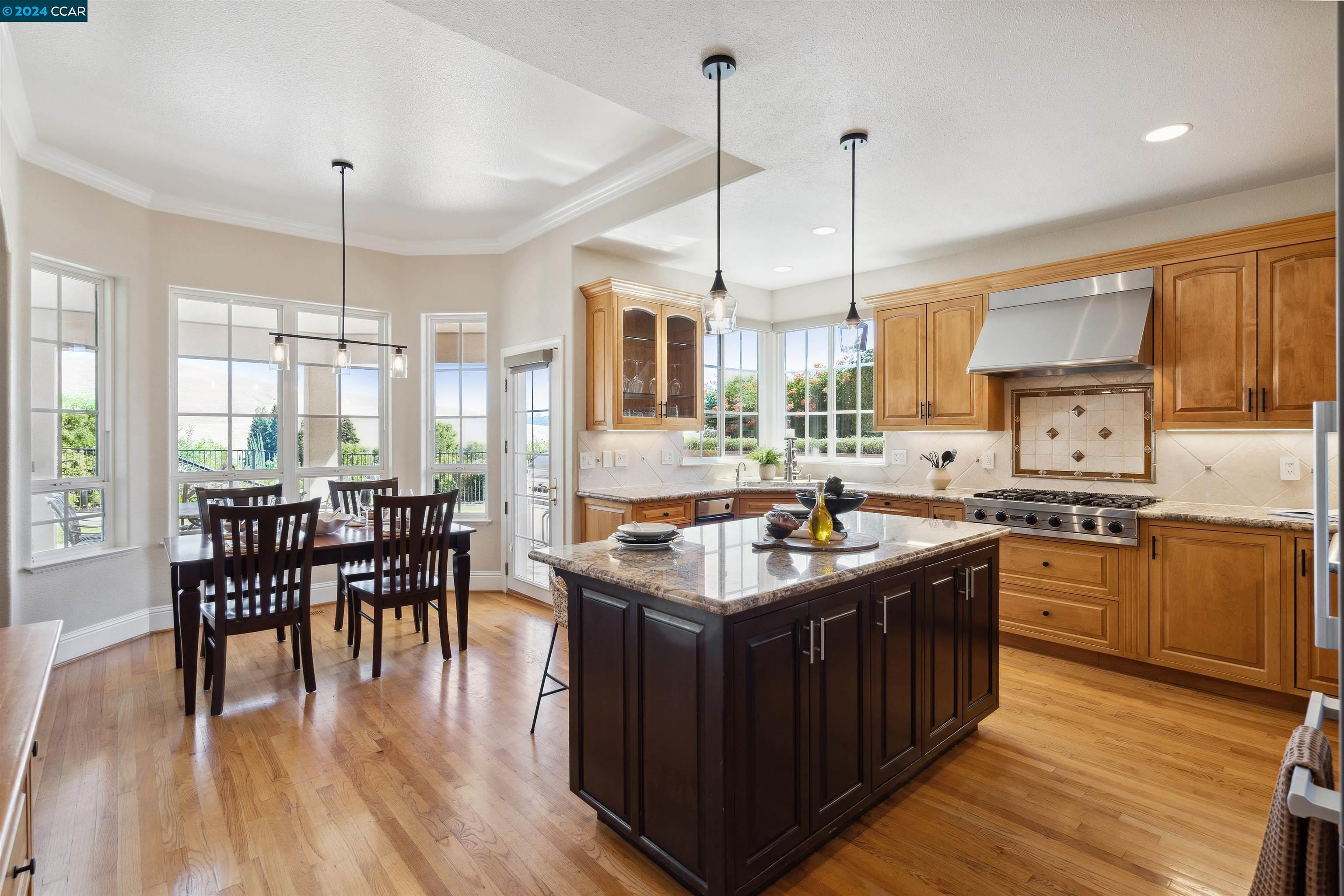 472 Silver Hollow Dr