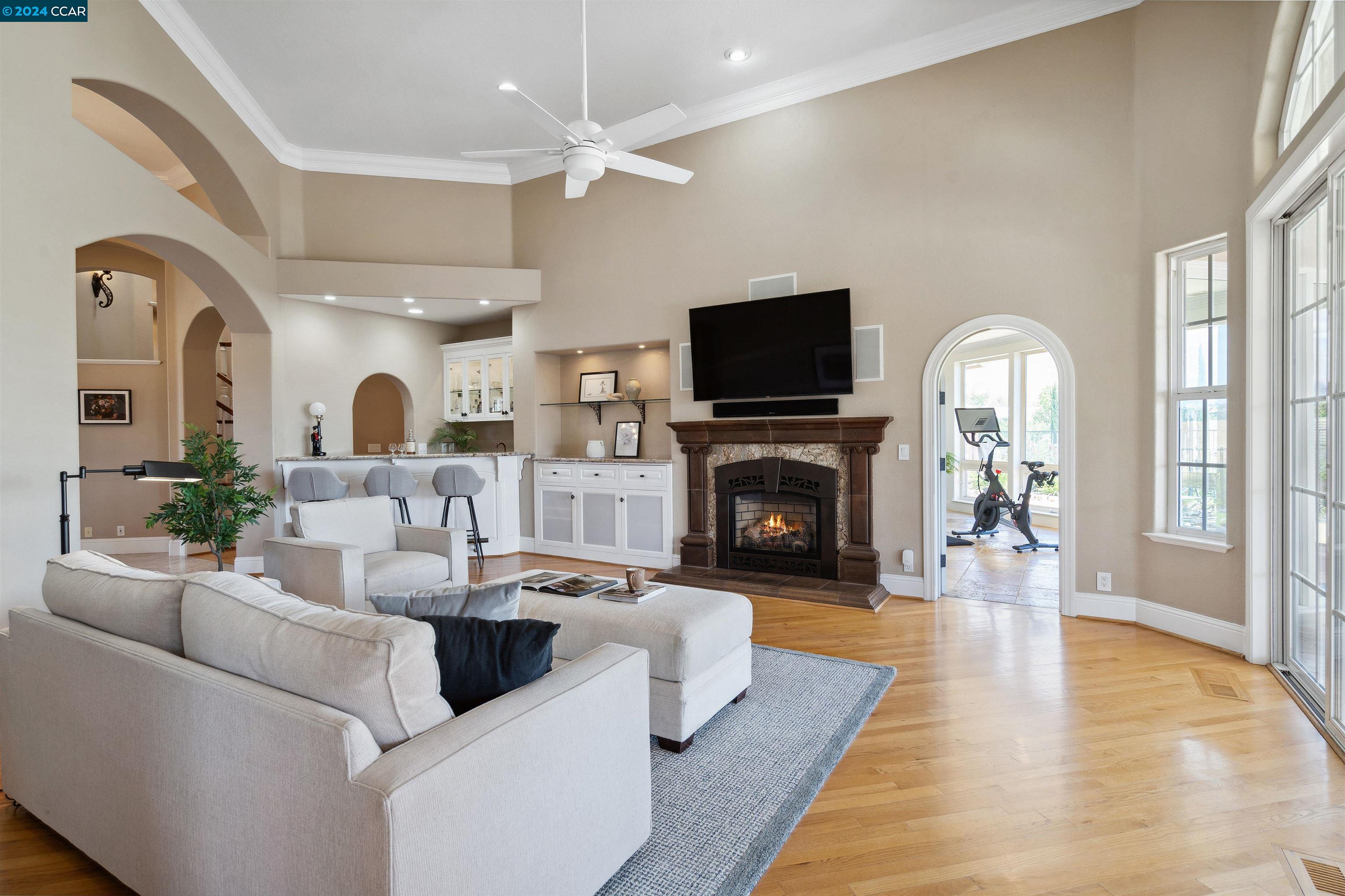 472 Silver Hollow Dr