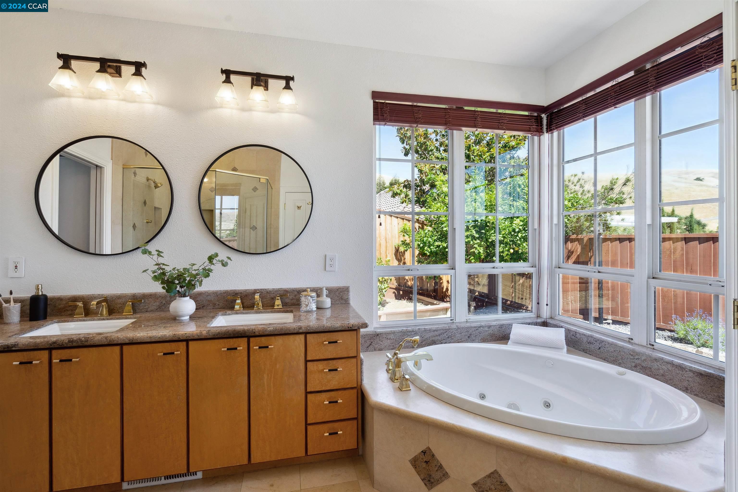 472 Silver Hollow Dr