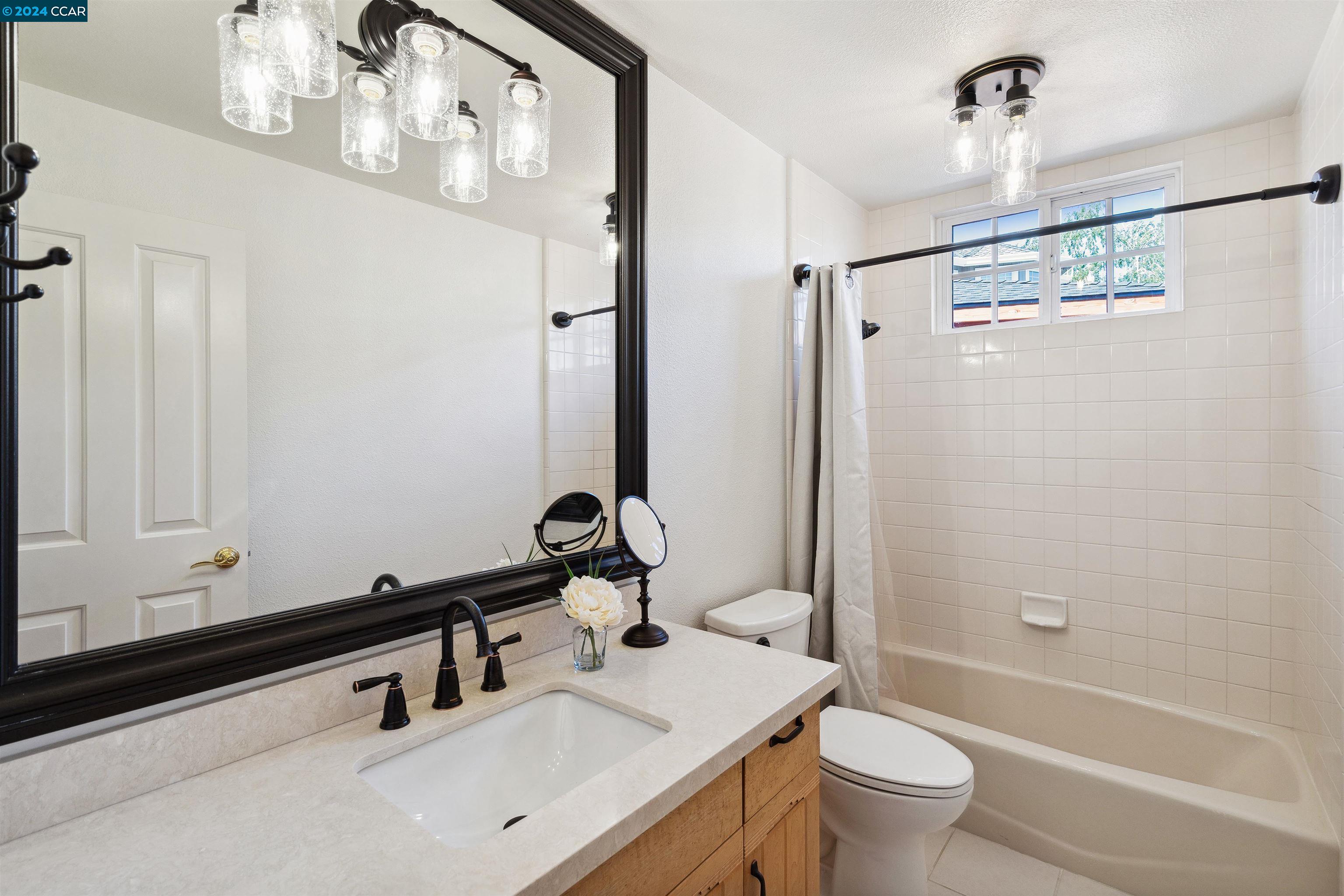 472 Silver Hollow Dr