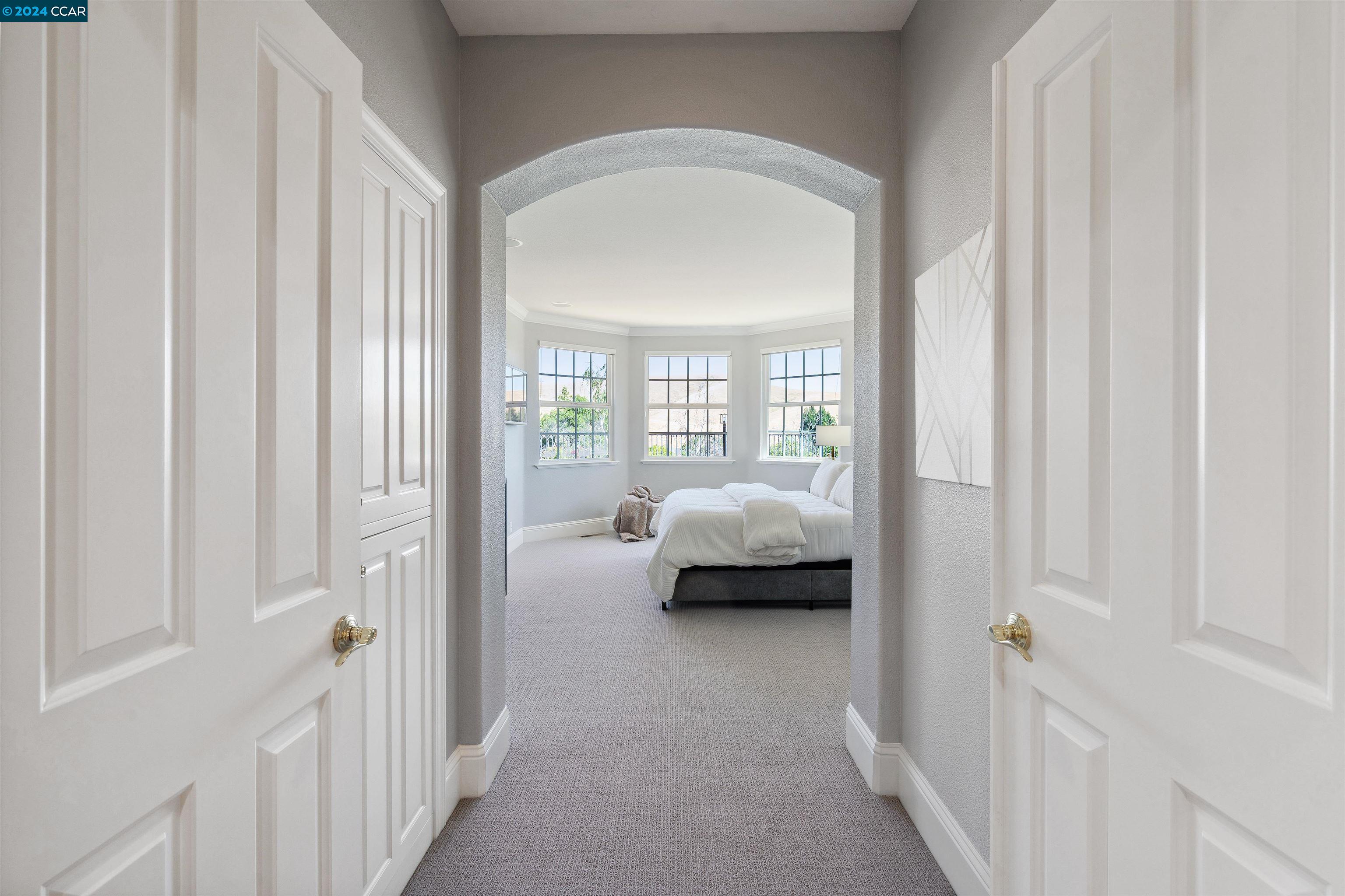 472 Silver Hollow Dr