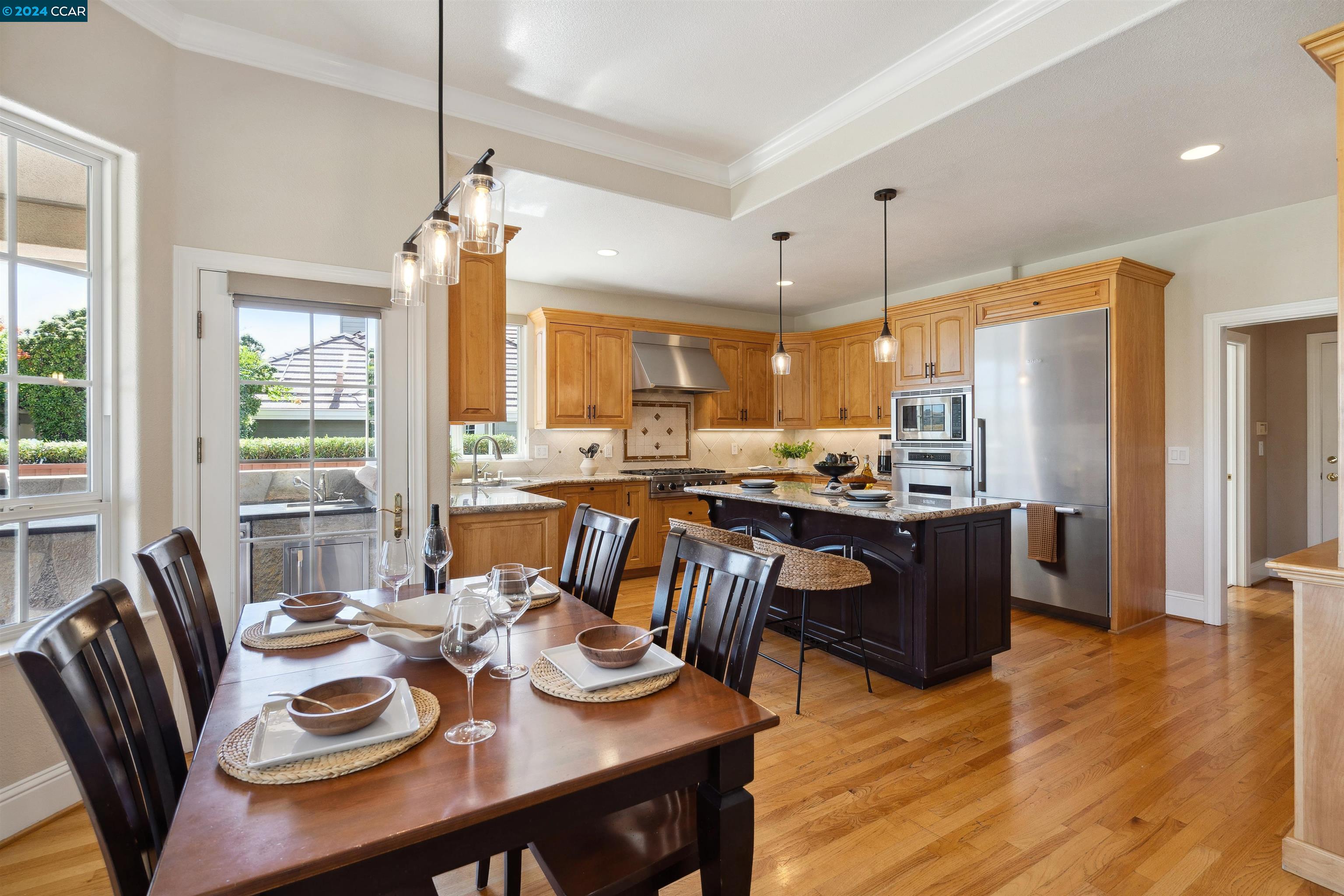 472 Silver Hollow Dr