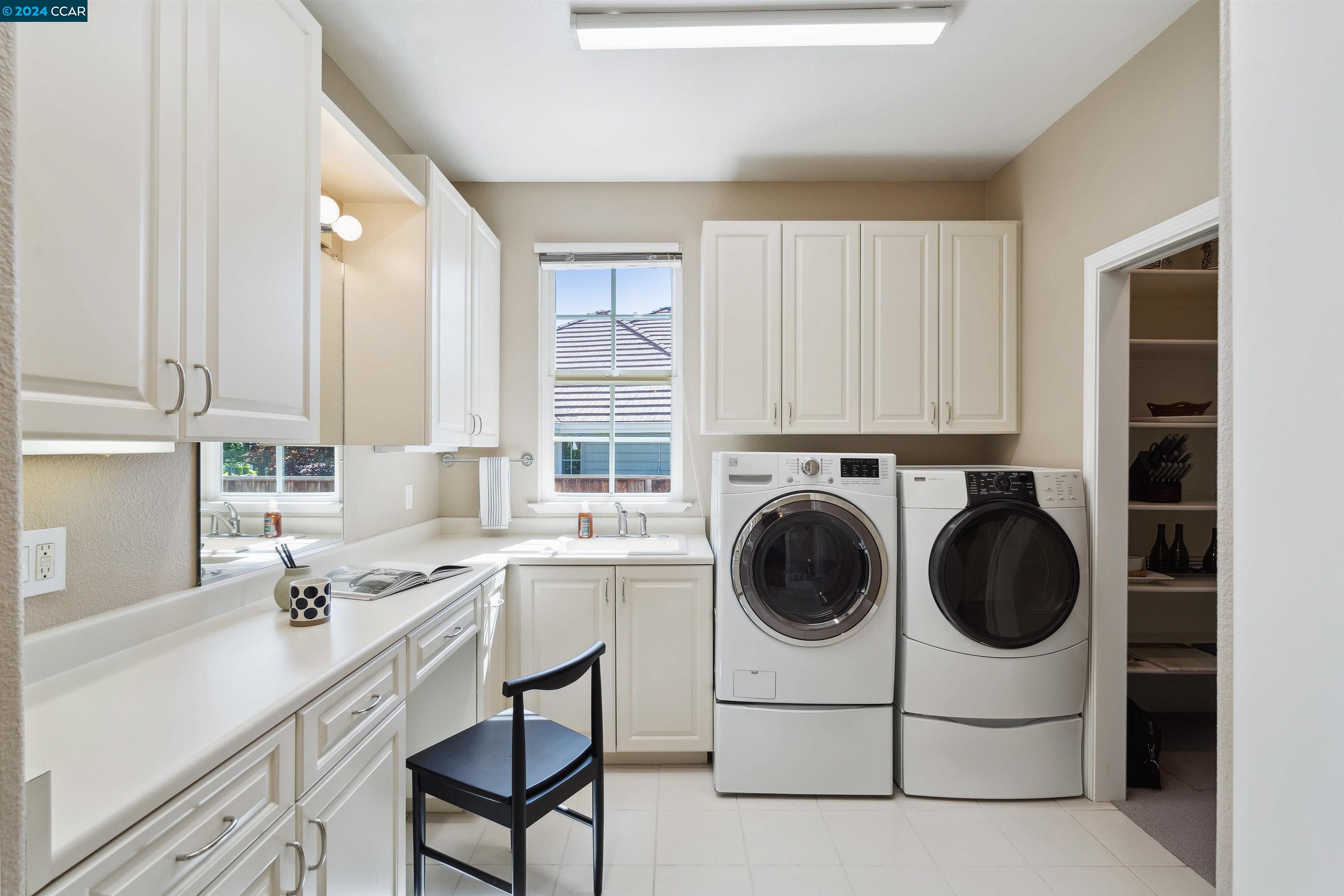 472 Silver Hollow Dr