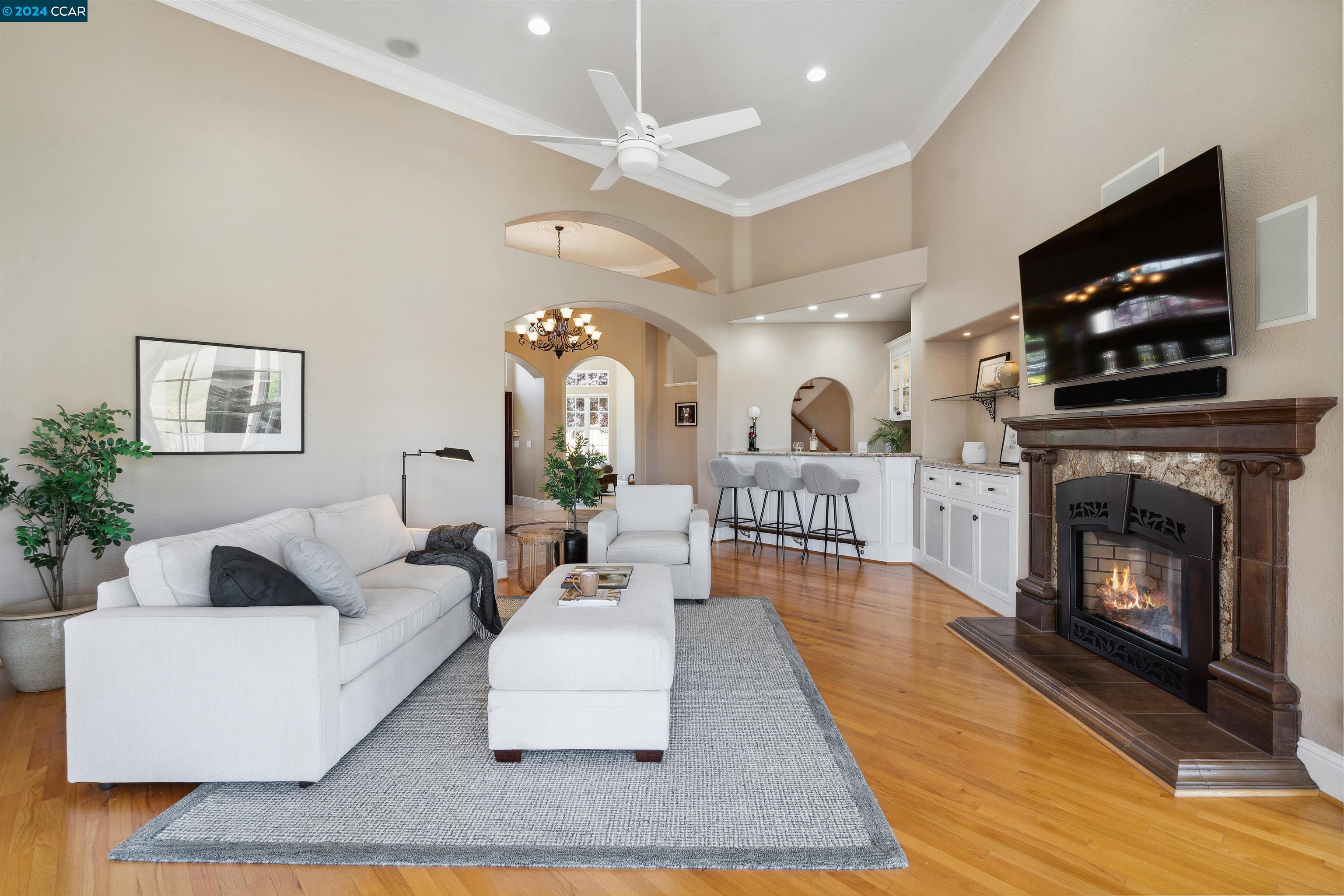 472 Silver Hollow Dr