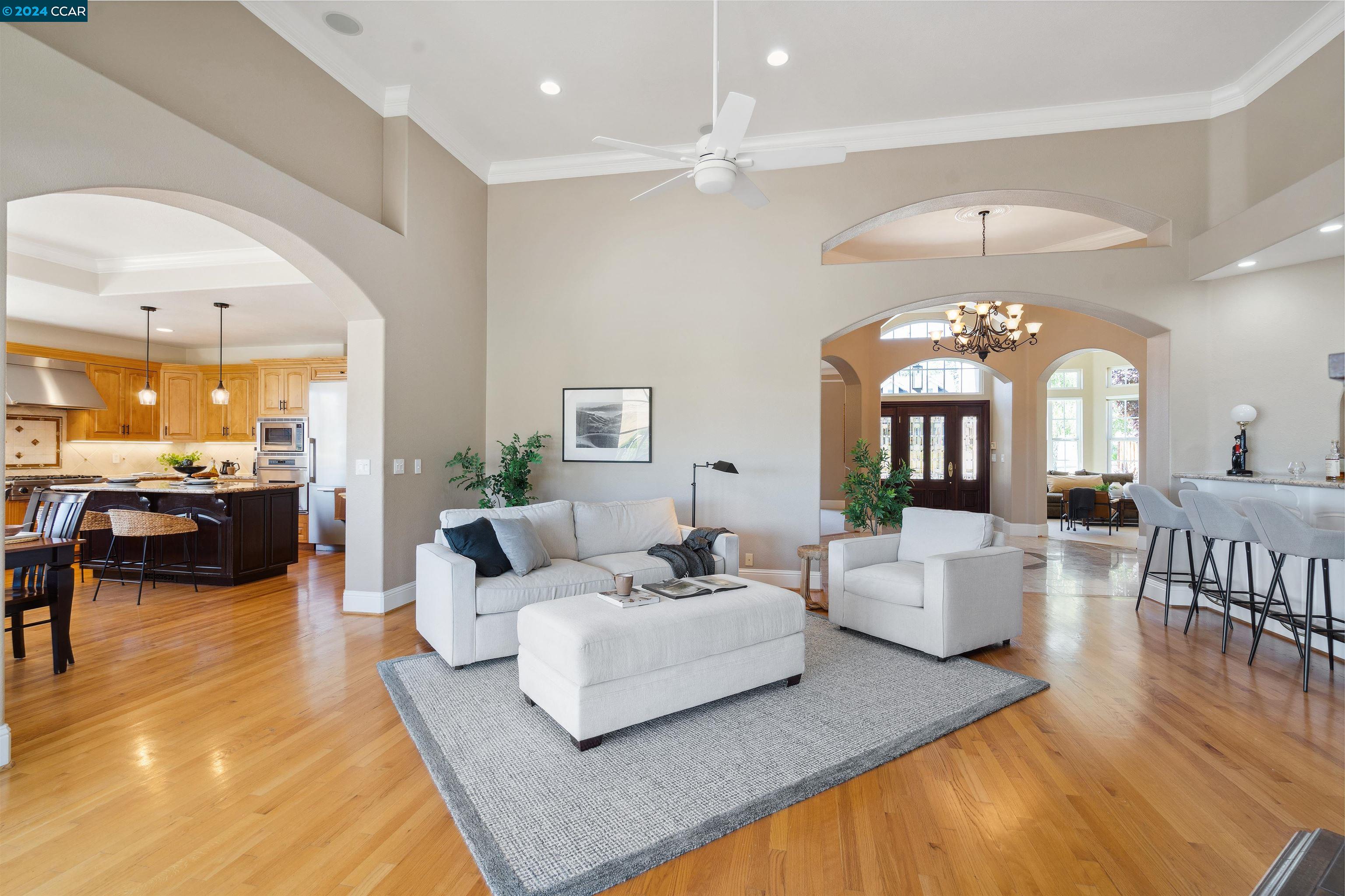 472 Silver Hollow Dr