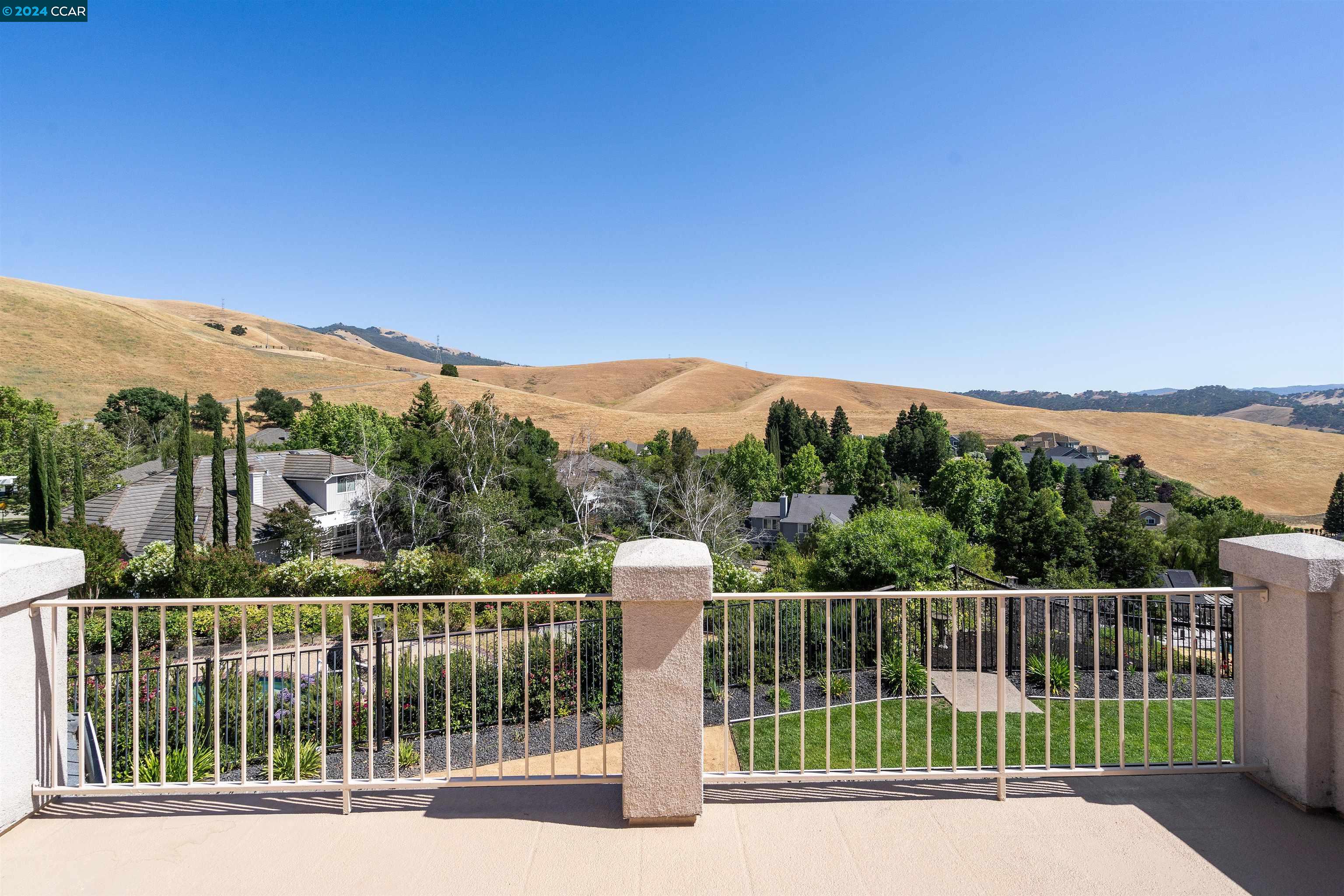 472 Silver Hollow Dr