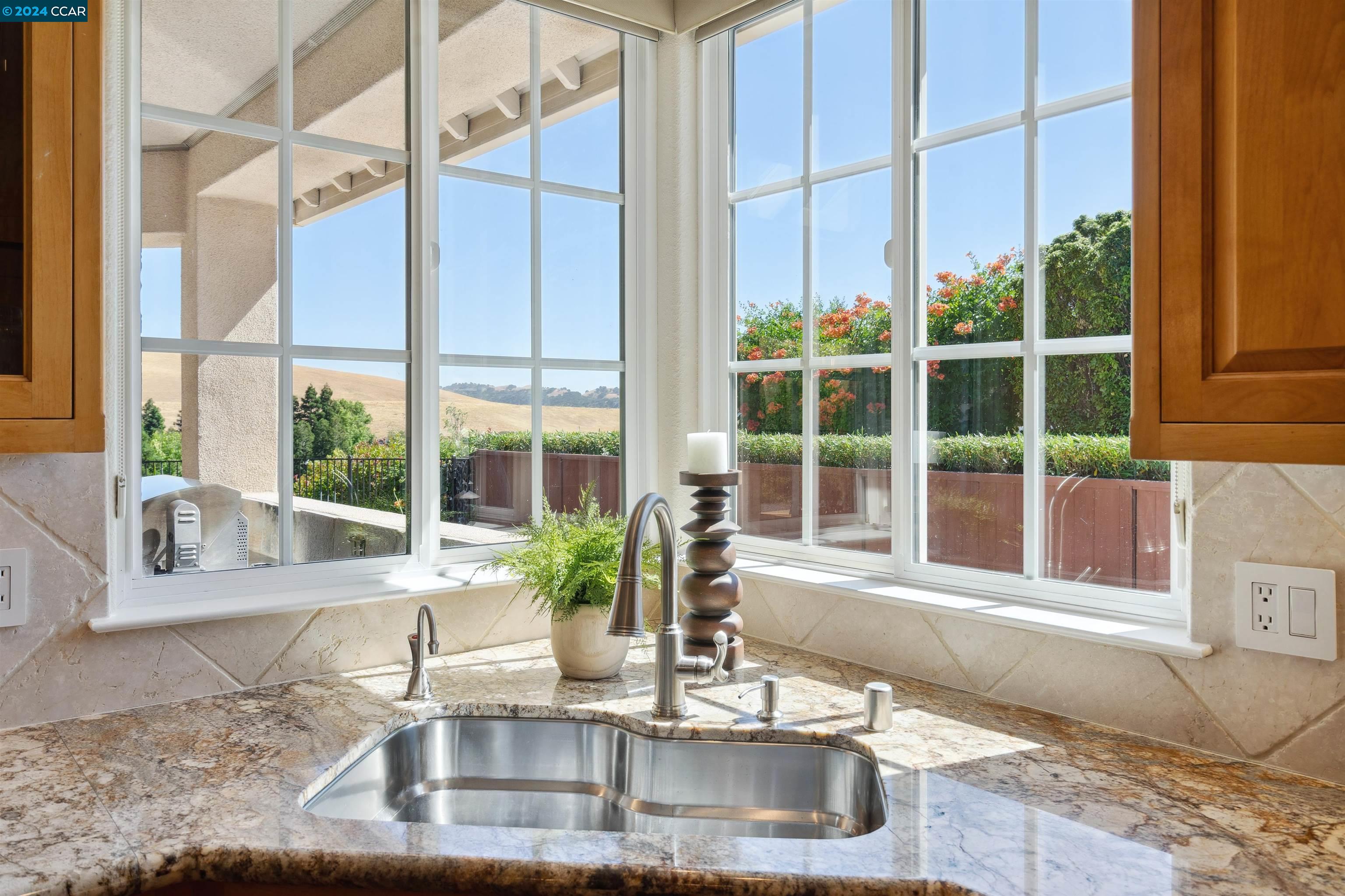 472 Silver Hollow Dr