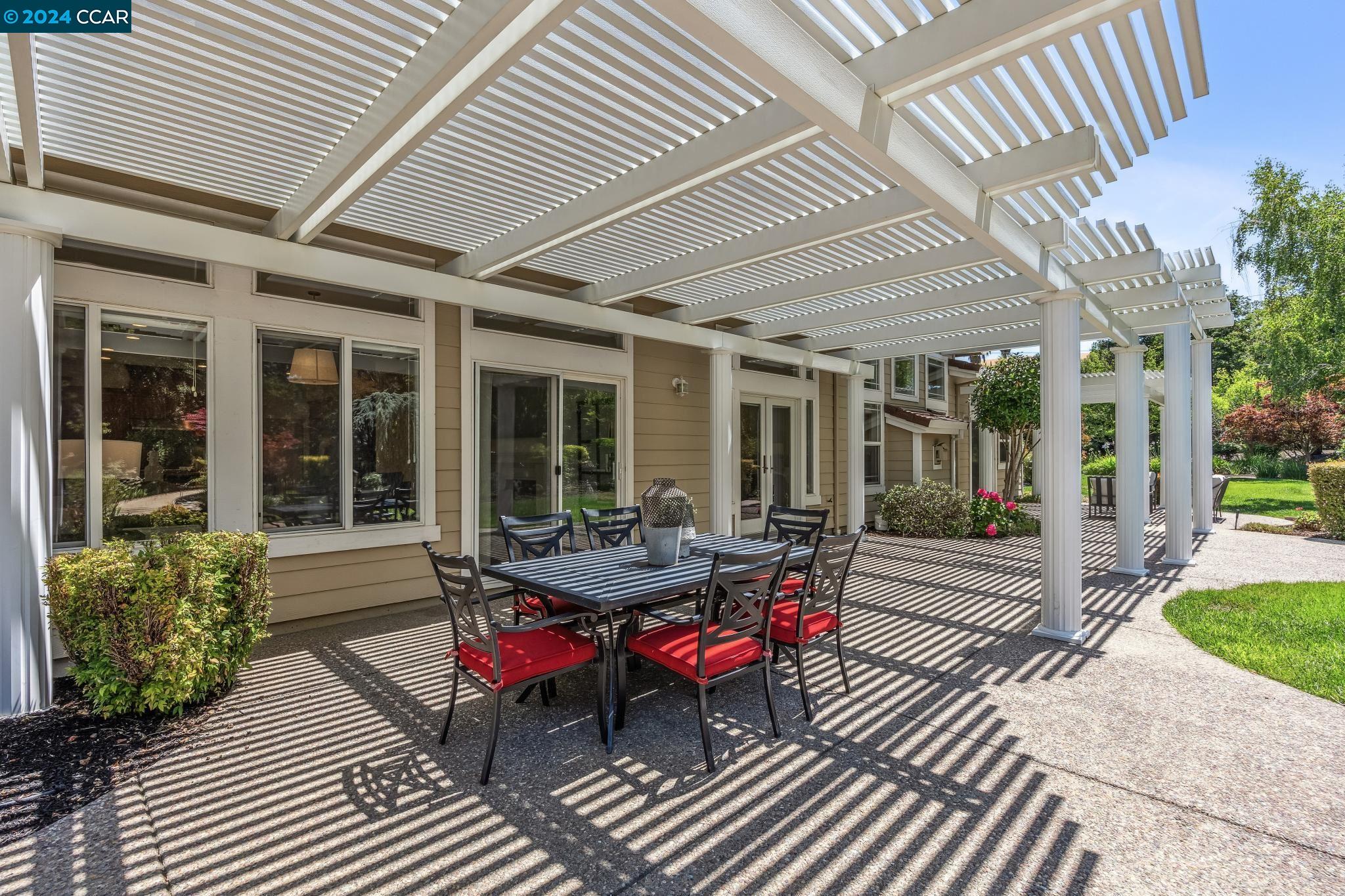 3686 Oak Creek Court