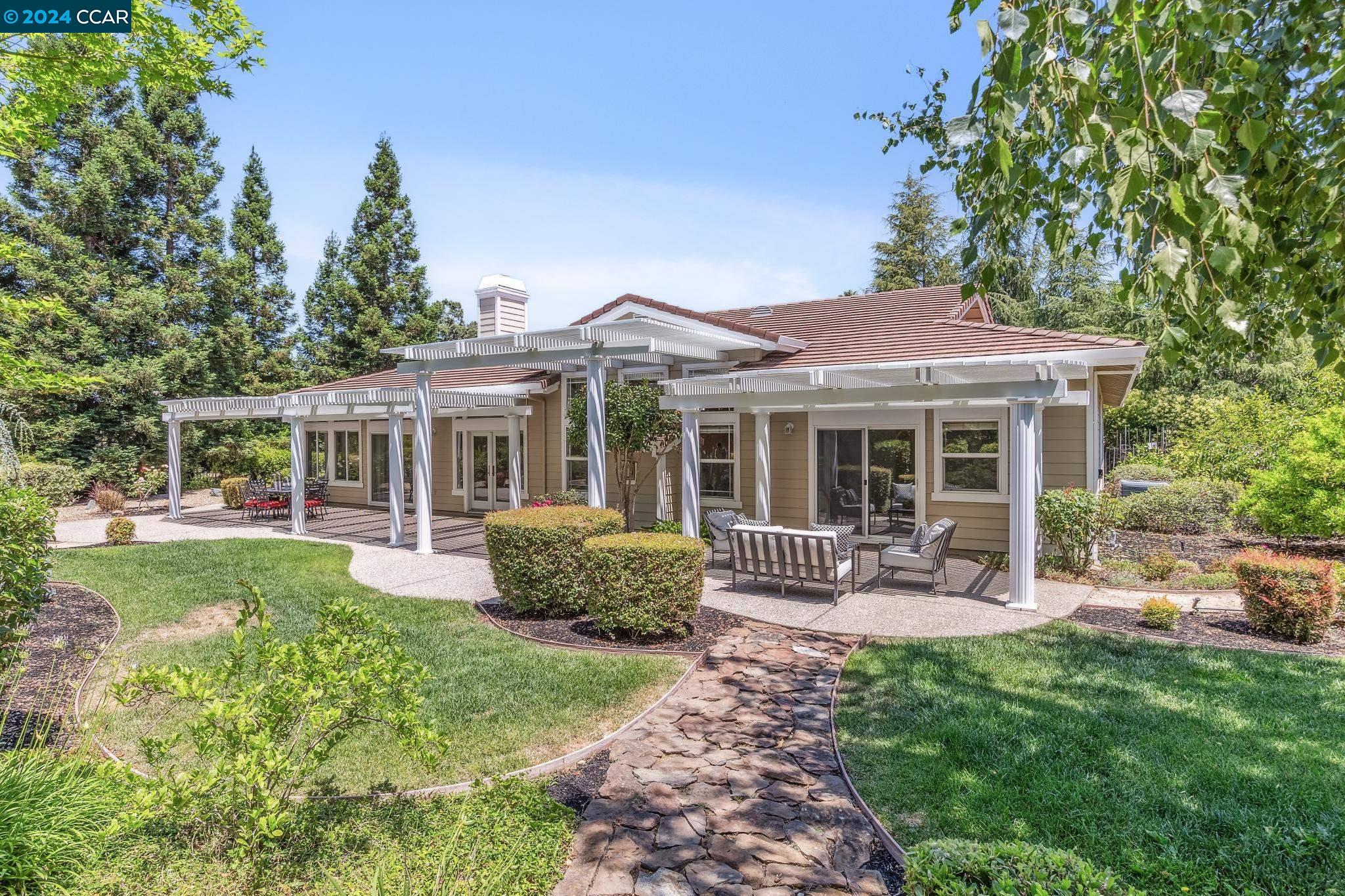 3686 Oak Creek Court