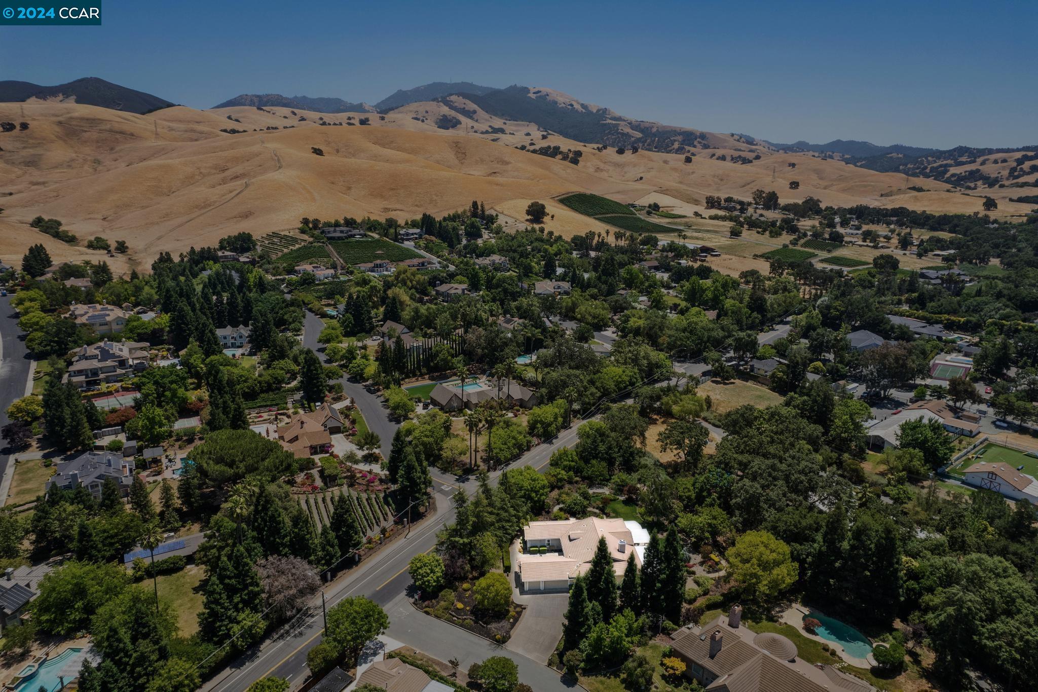 3686 Oak Creek Court