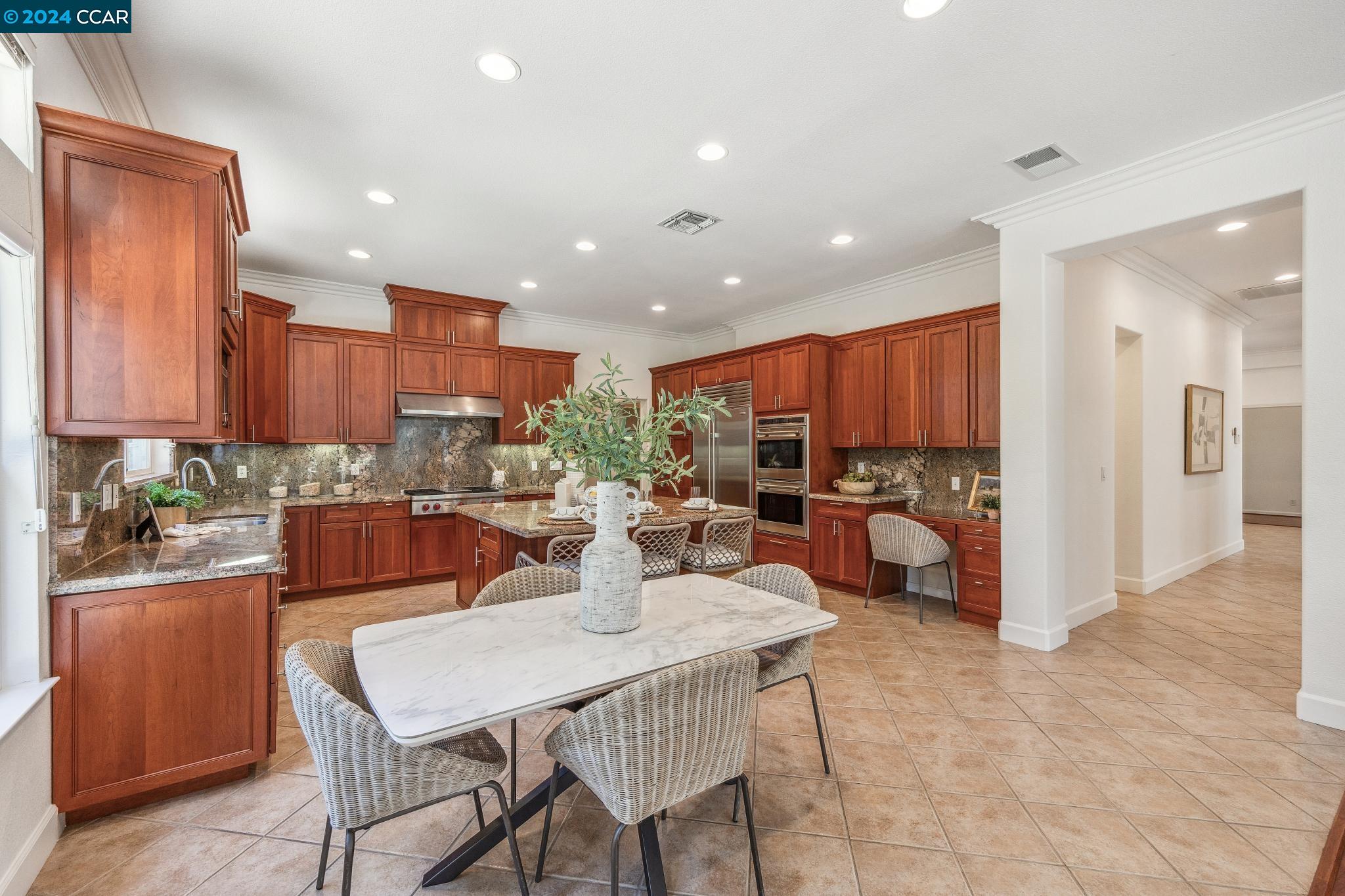 3686 Oak Creek Court