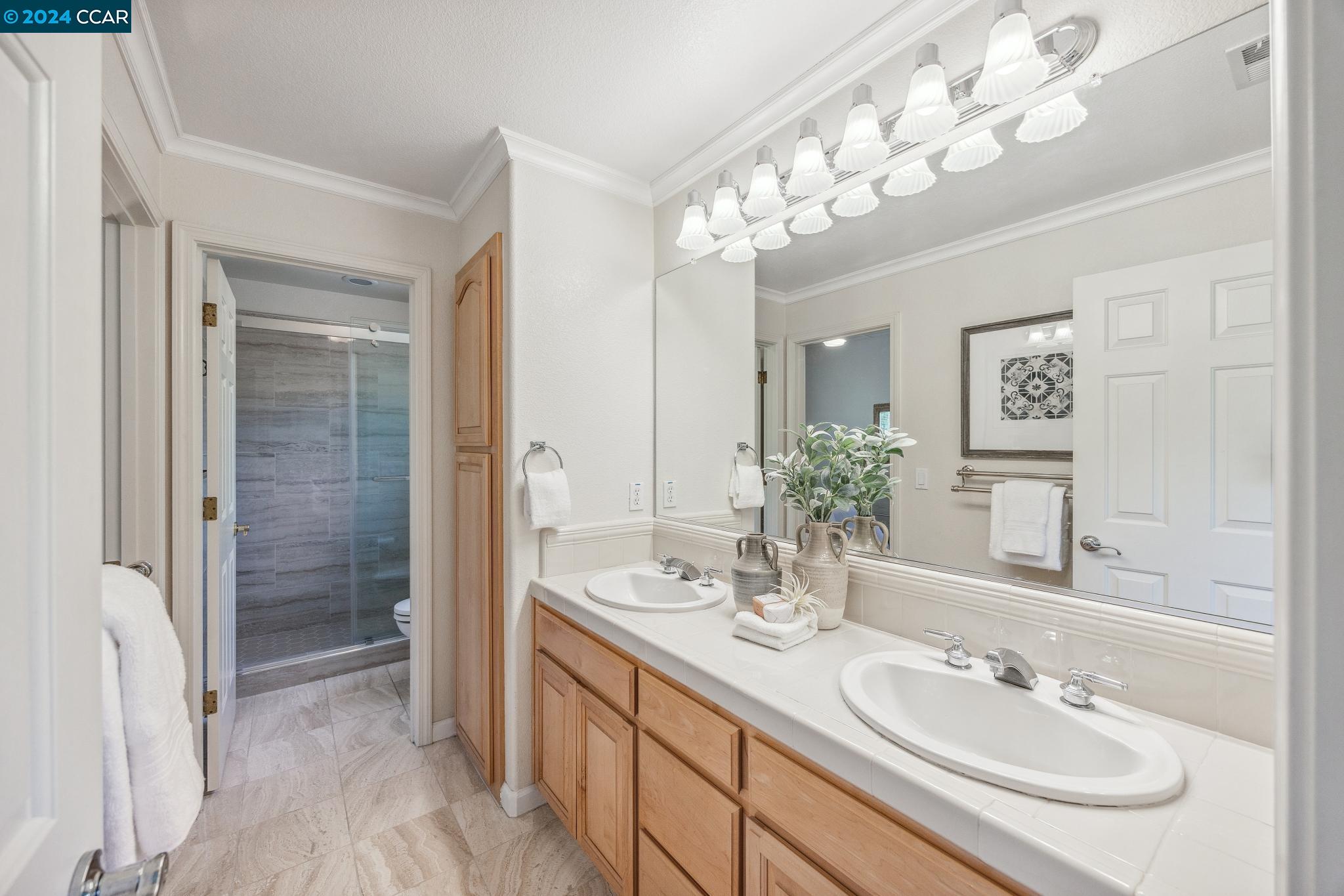 3686 Oak Creek Court