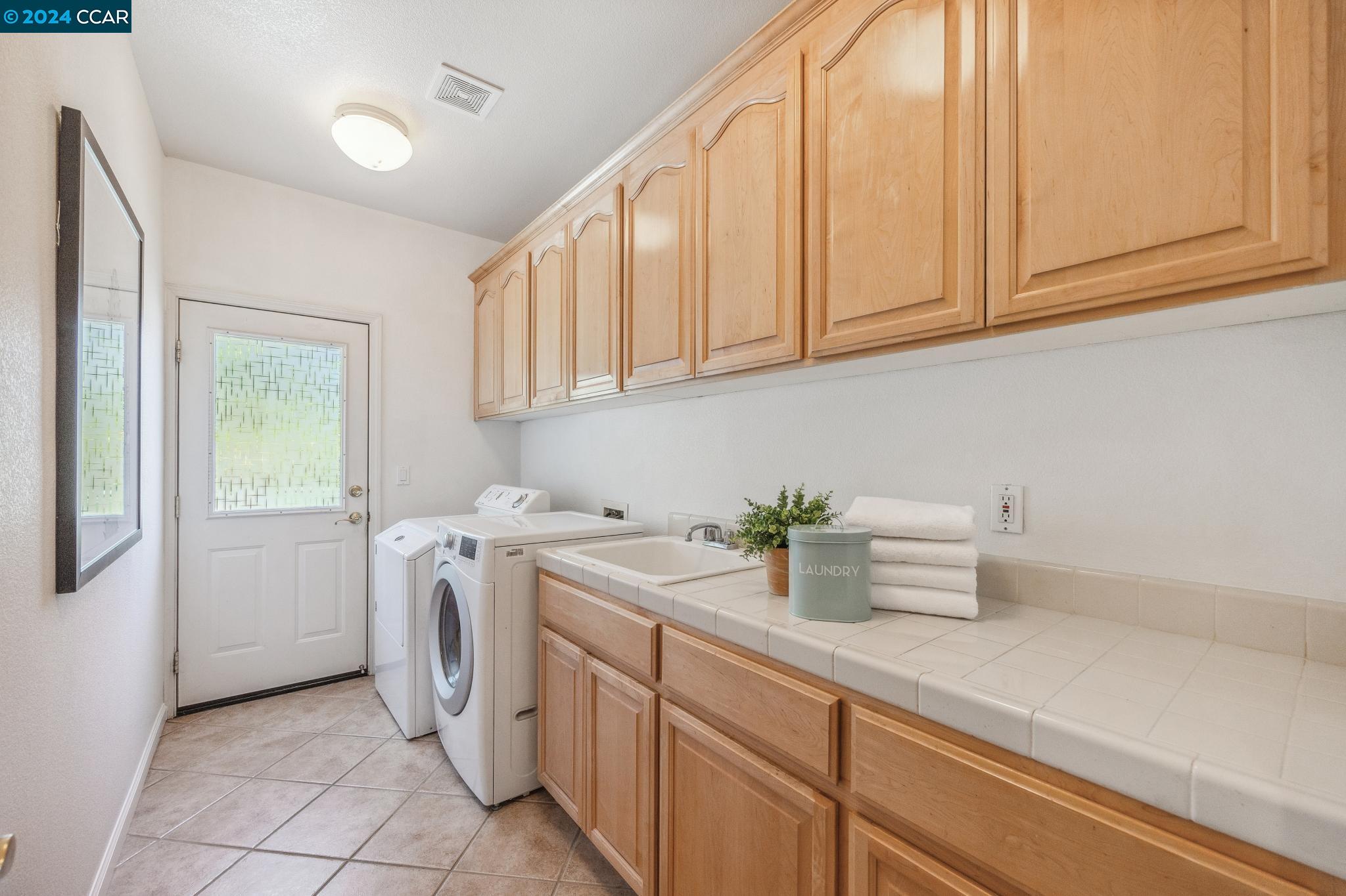 3686 Oak Creek Court