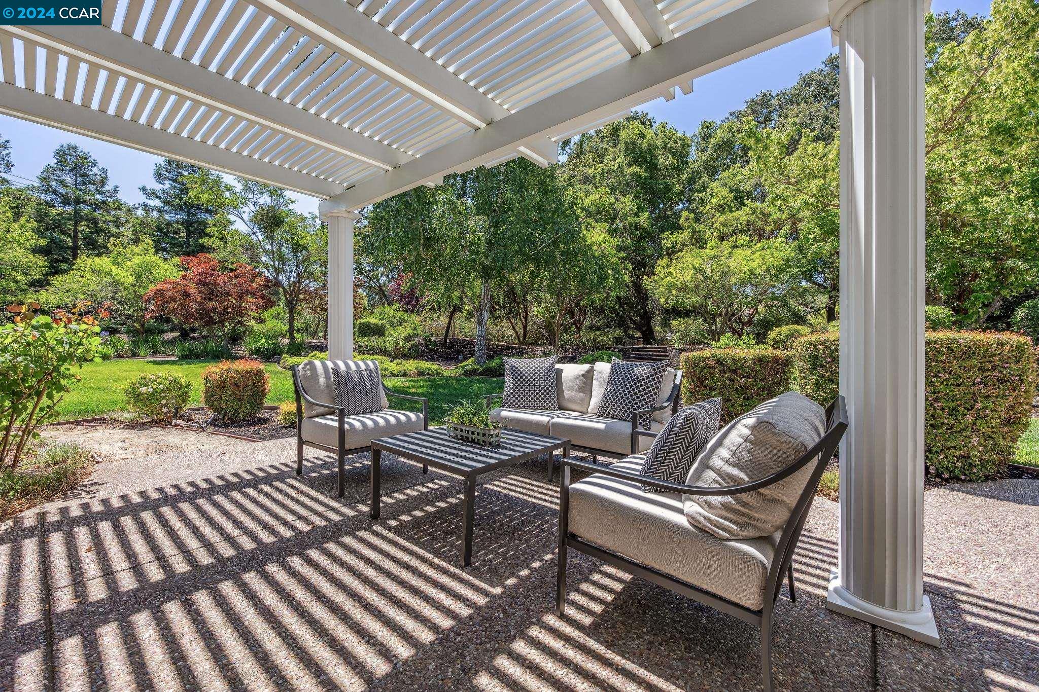 3686 Oak Creek Court