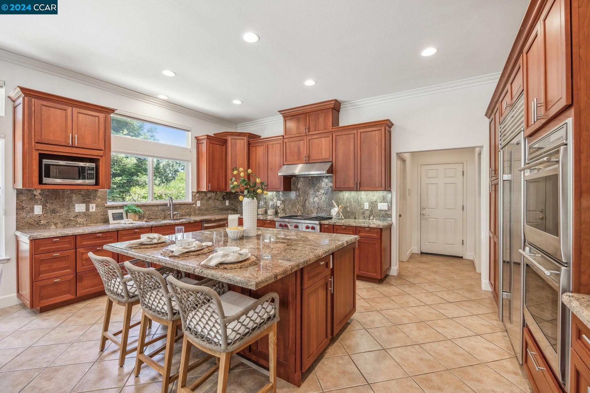 3686 Oak Creek Court