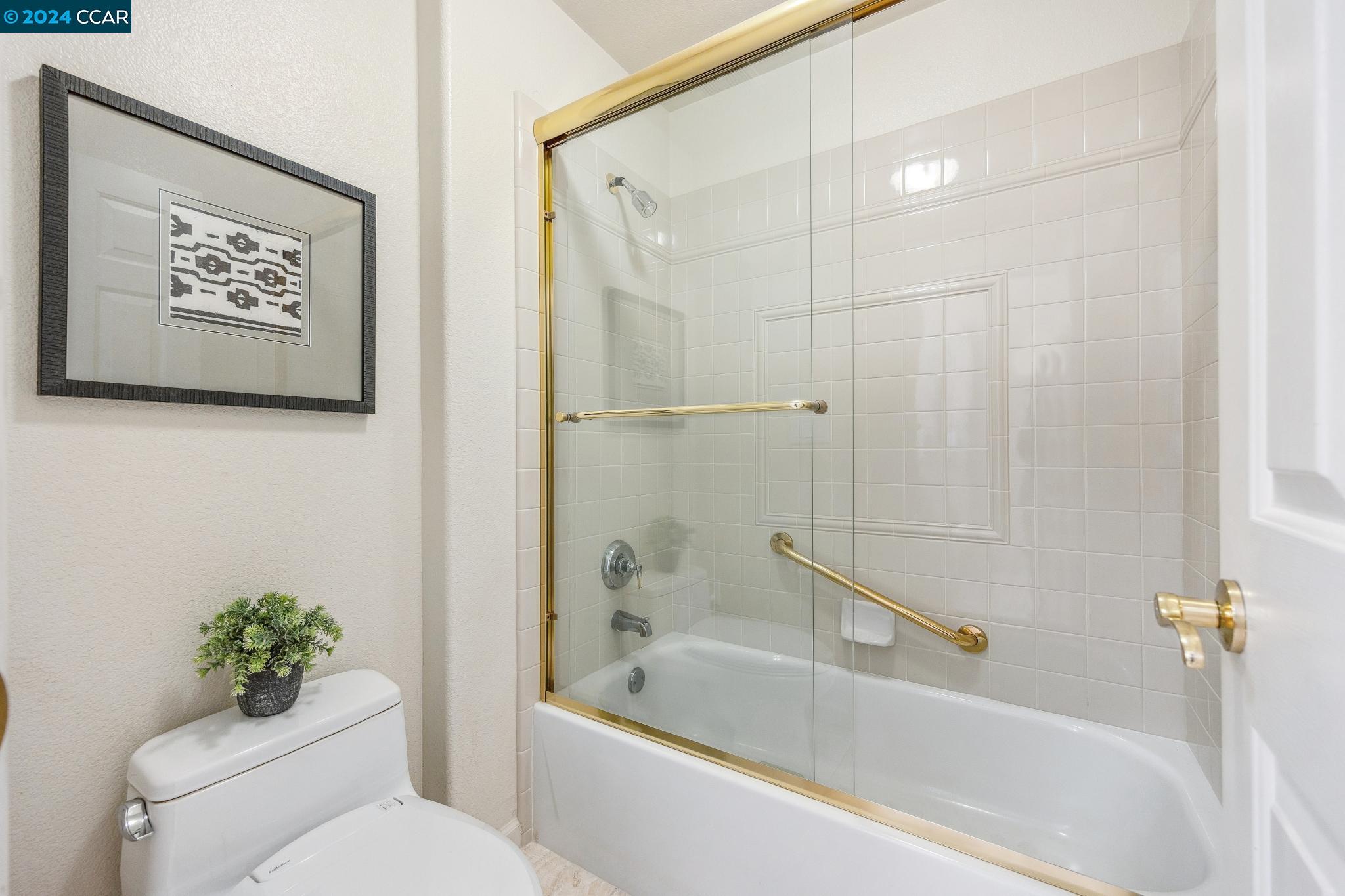 3686 Oak Creek Court