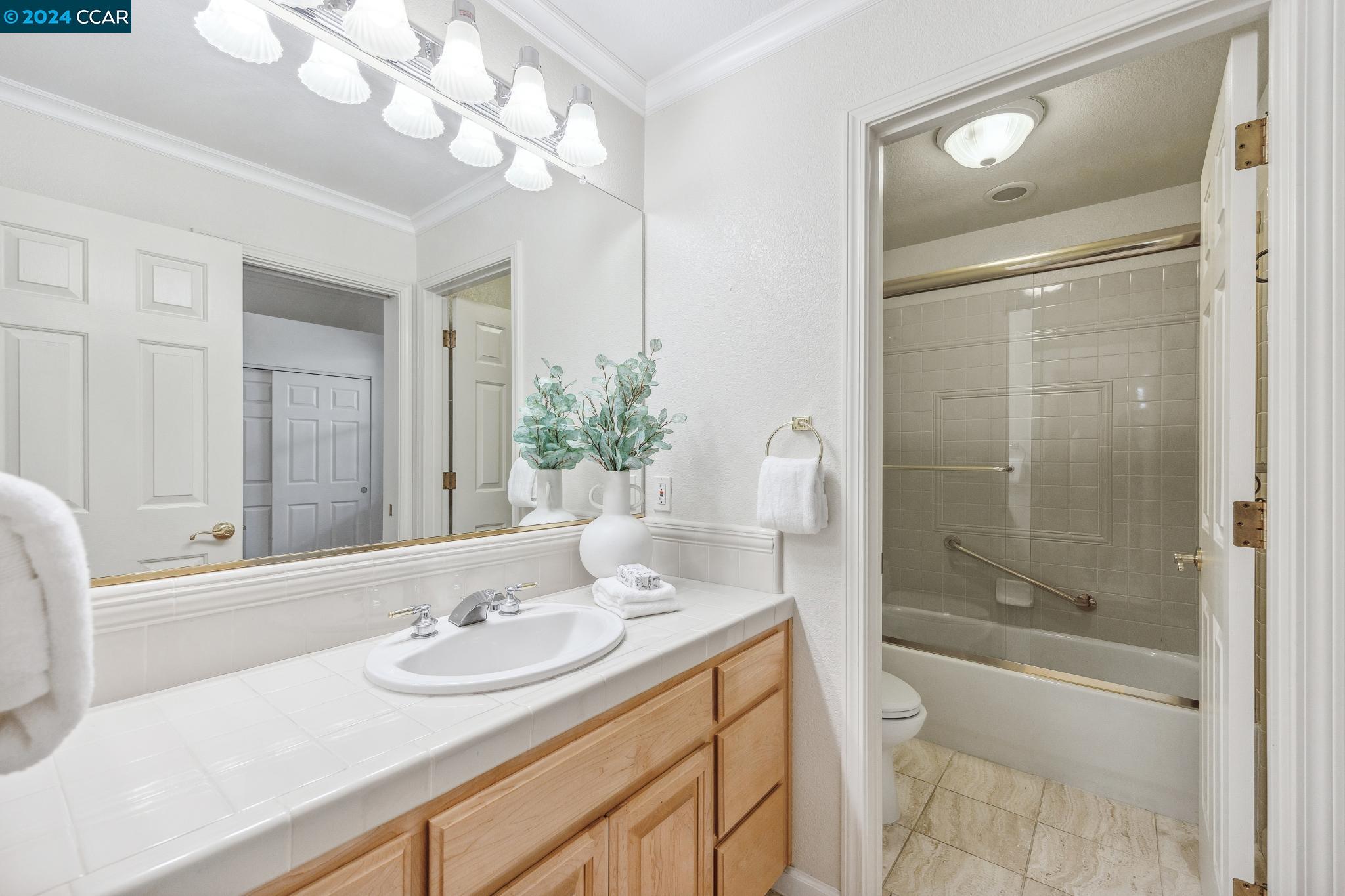 3686 Oak Creek Court