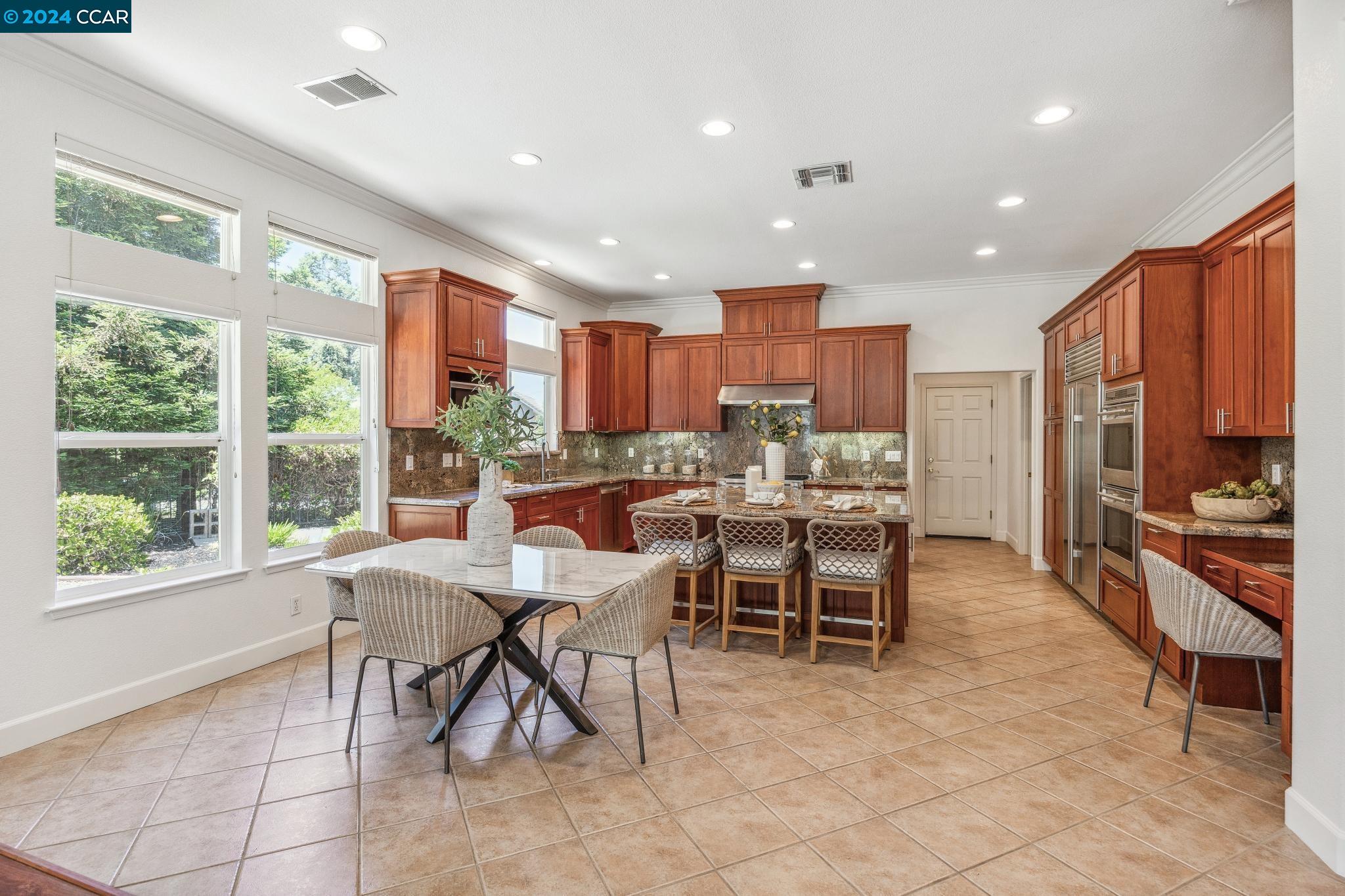 3686 Oak Creek Court