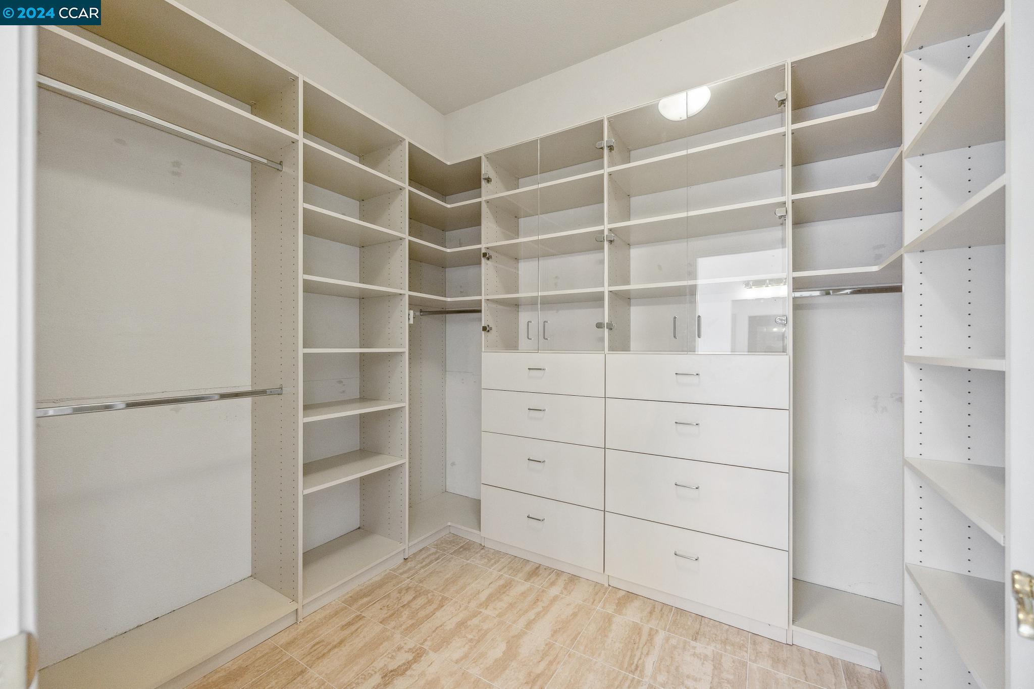 3686 Oak Creek Court