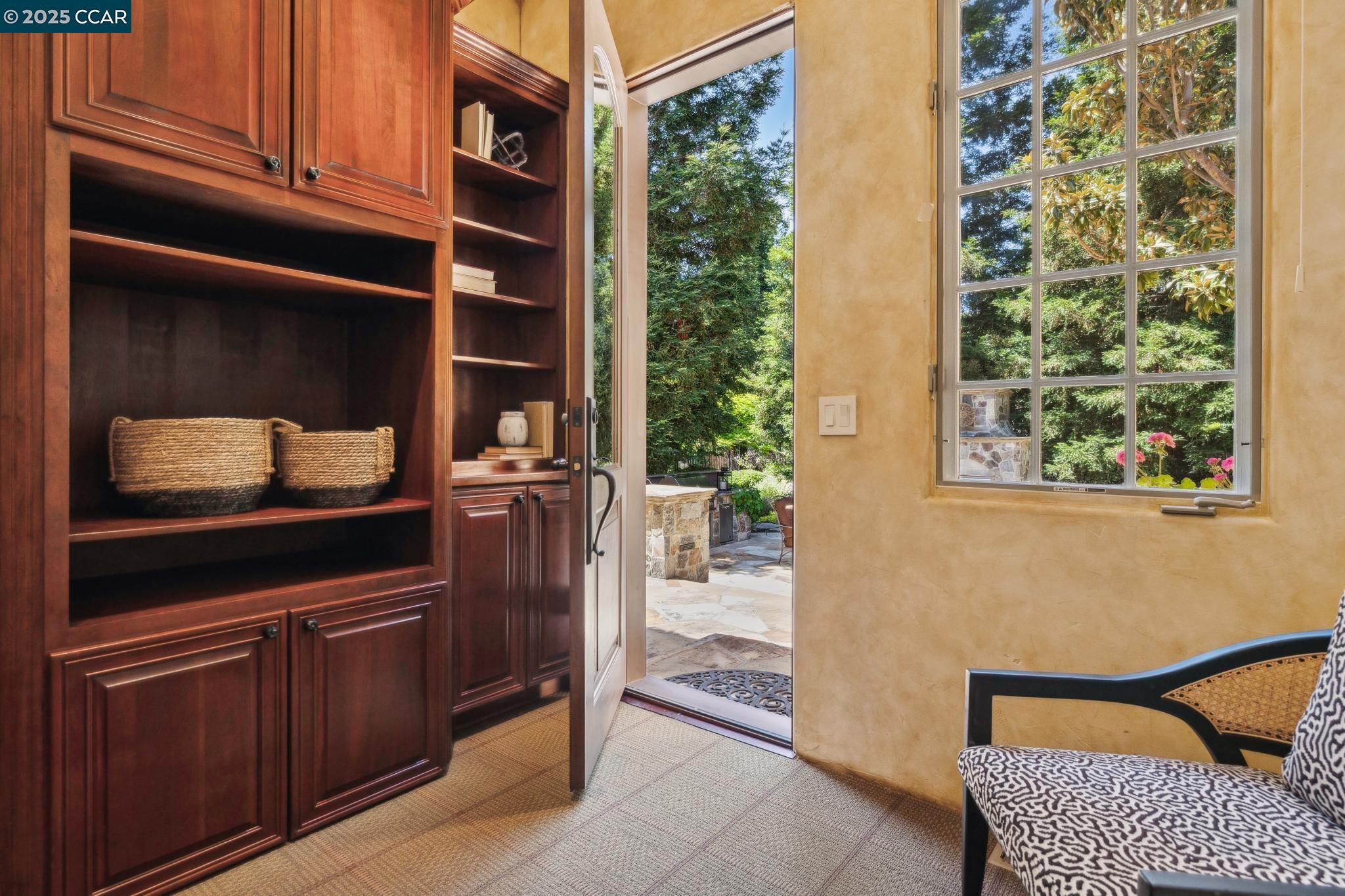 3711 Northgate Woods Court