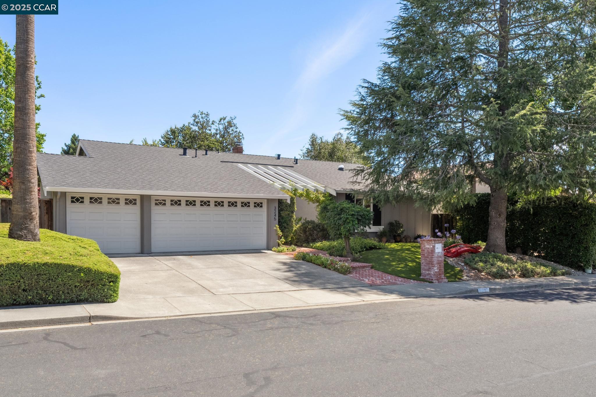 3245 Newport Court