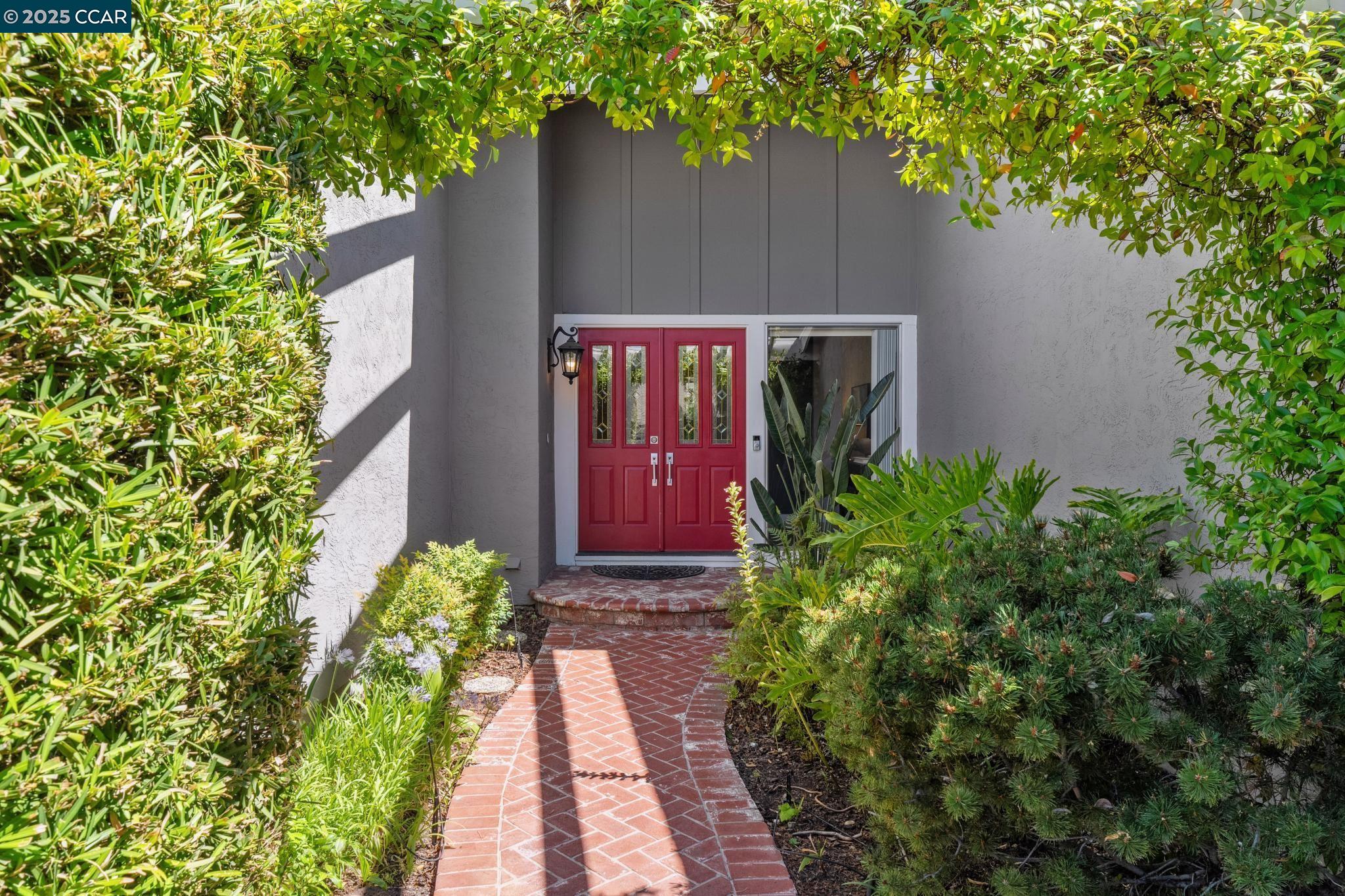 3245 Newport Court