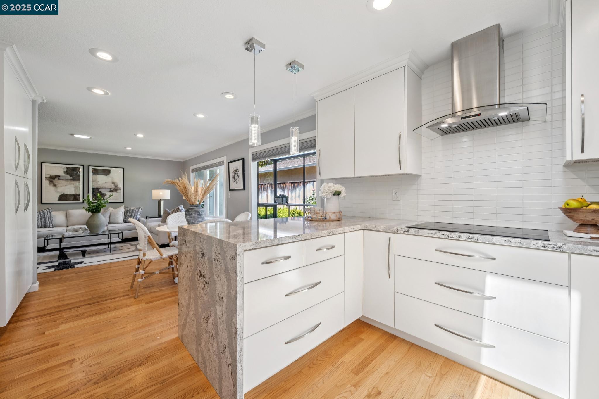 3245 Newport Court