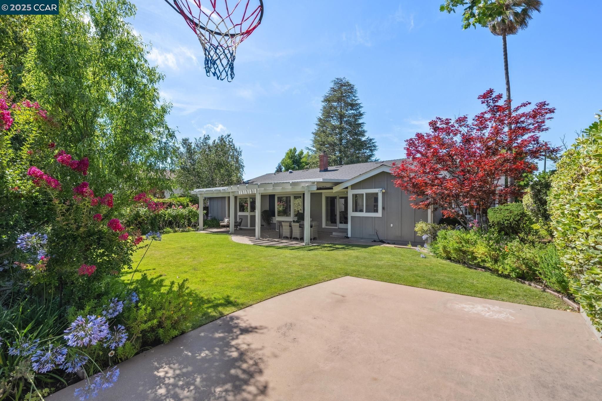 3245 Newport Court