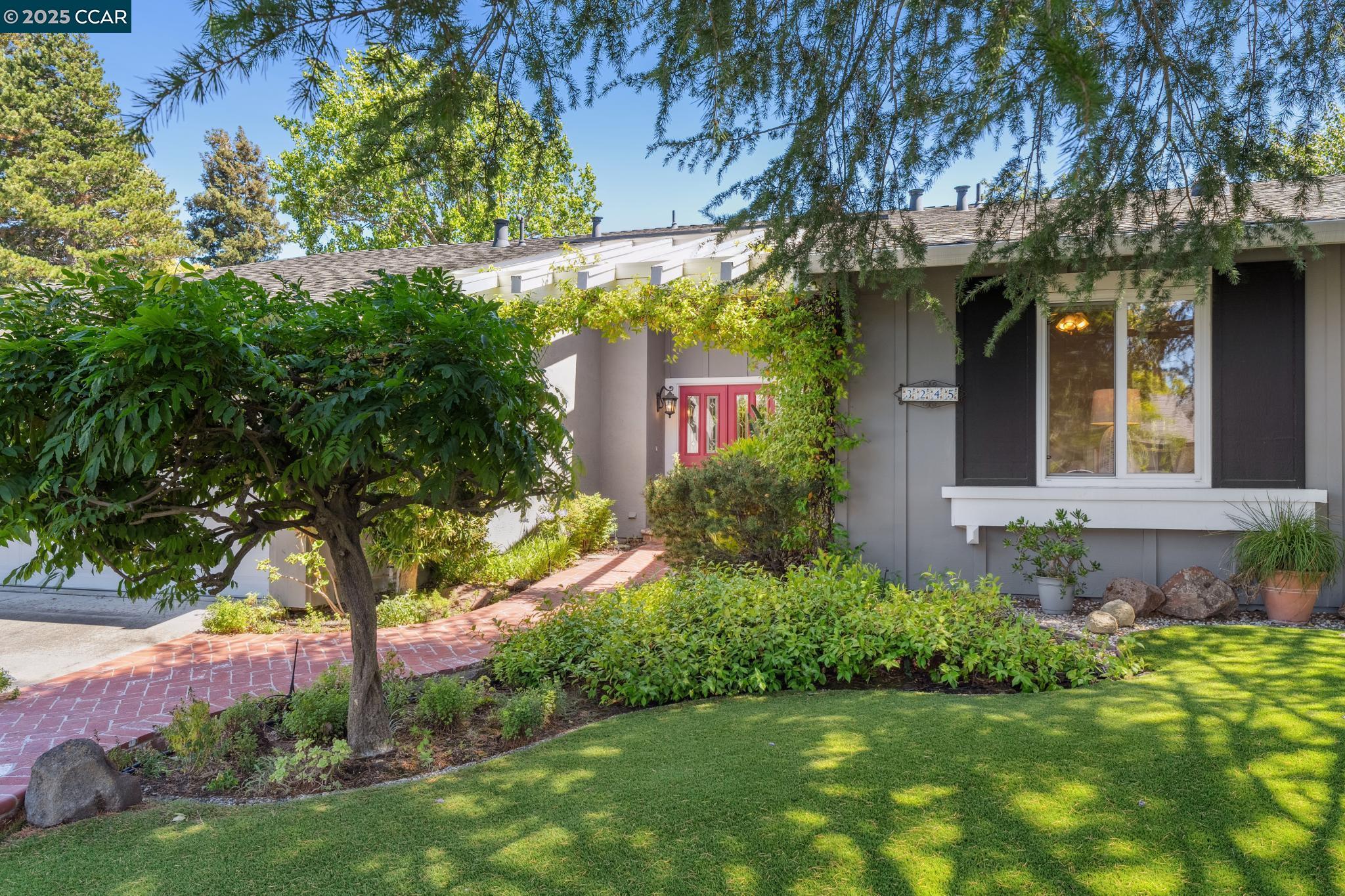 3245 Newport Court